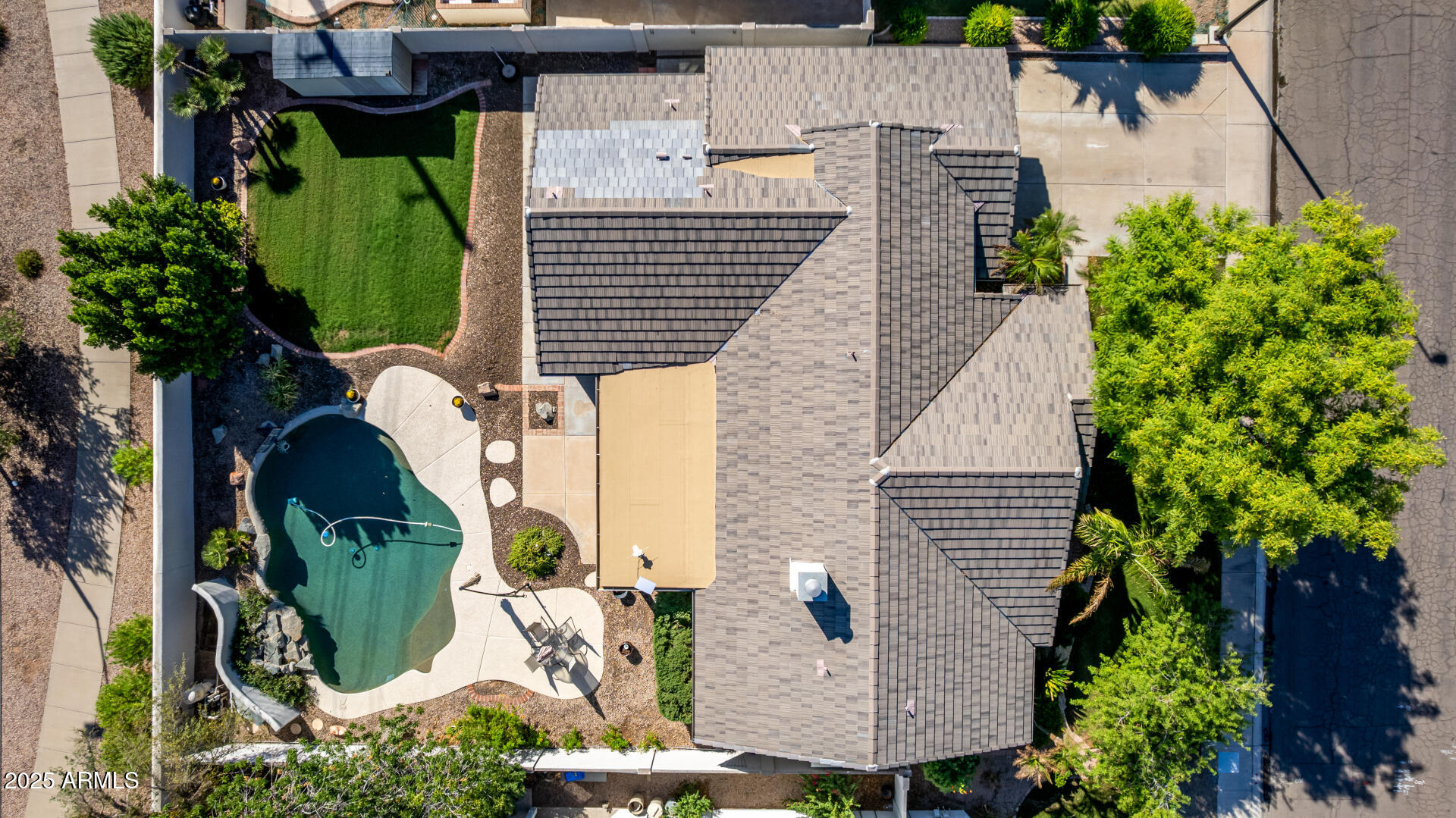 2041 E MARQUETTE Drive