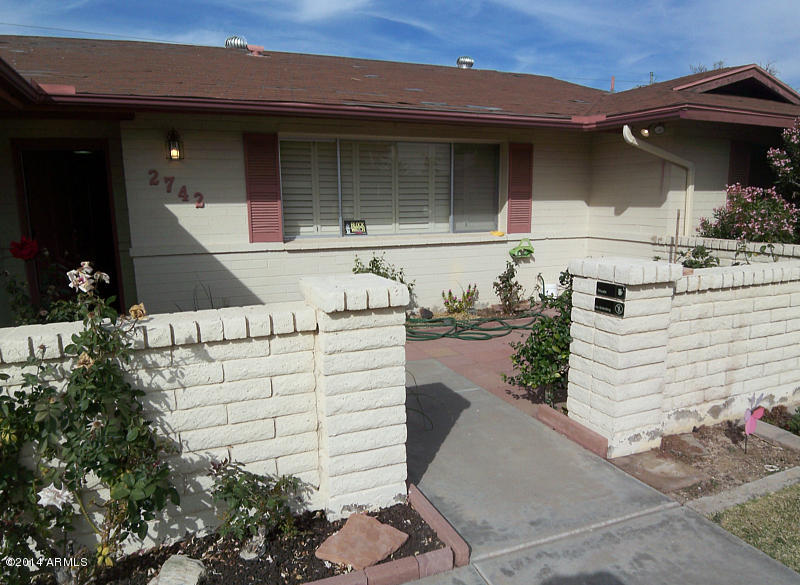 Photo 1 of 20 — 2742 E CANNON Drive, Phoenix, AZ 85028