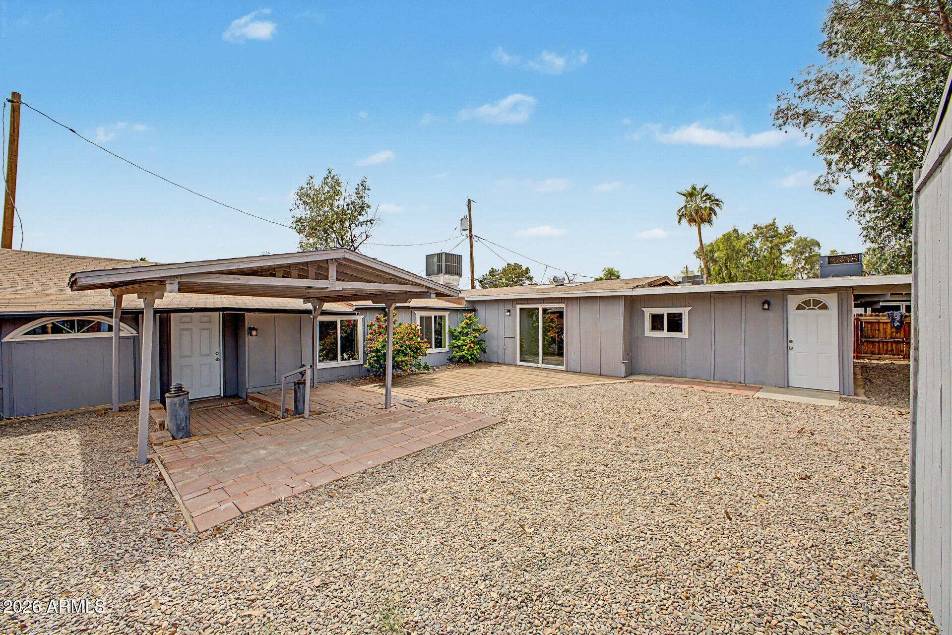 2501 W HAYWARD Avenue