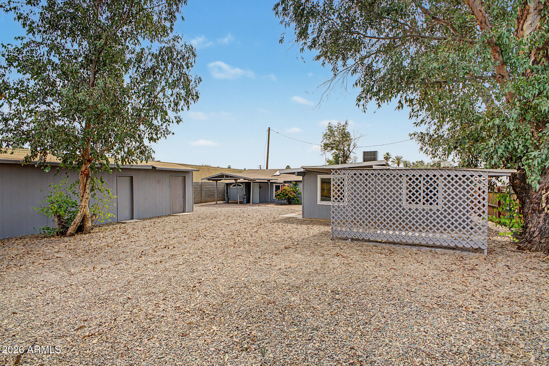 2501 W HAYWARD Avenue