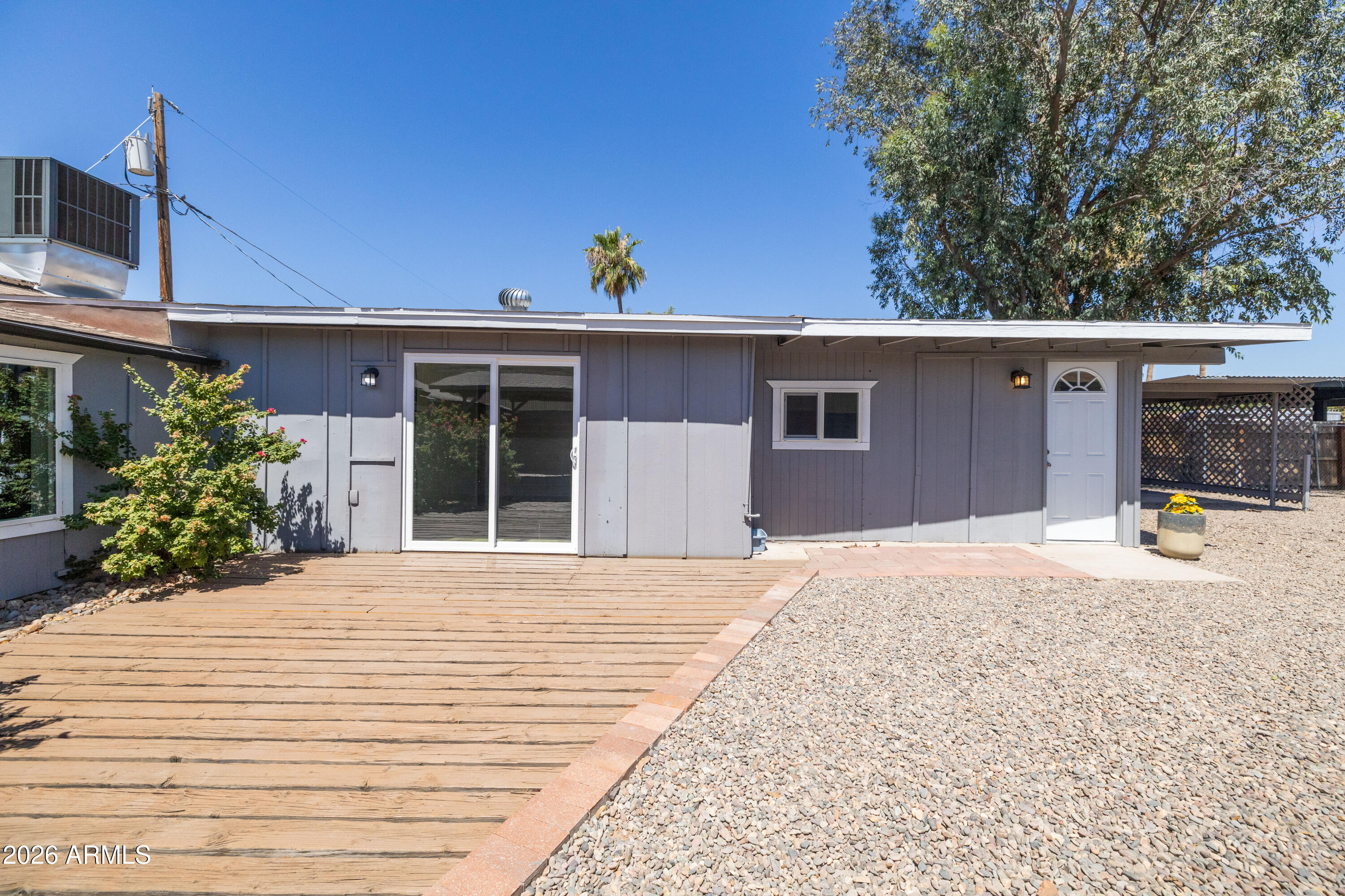 2501 W HAYWARD Avenue