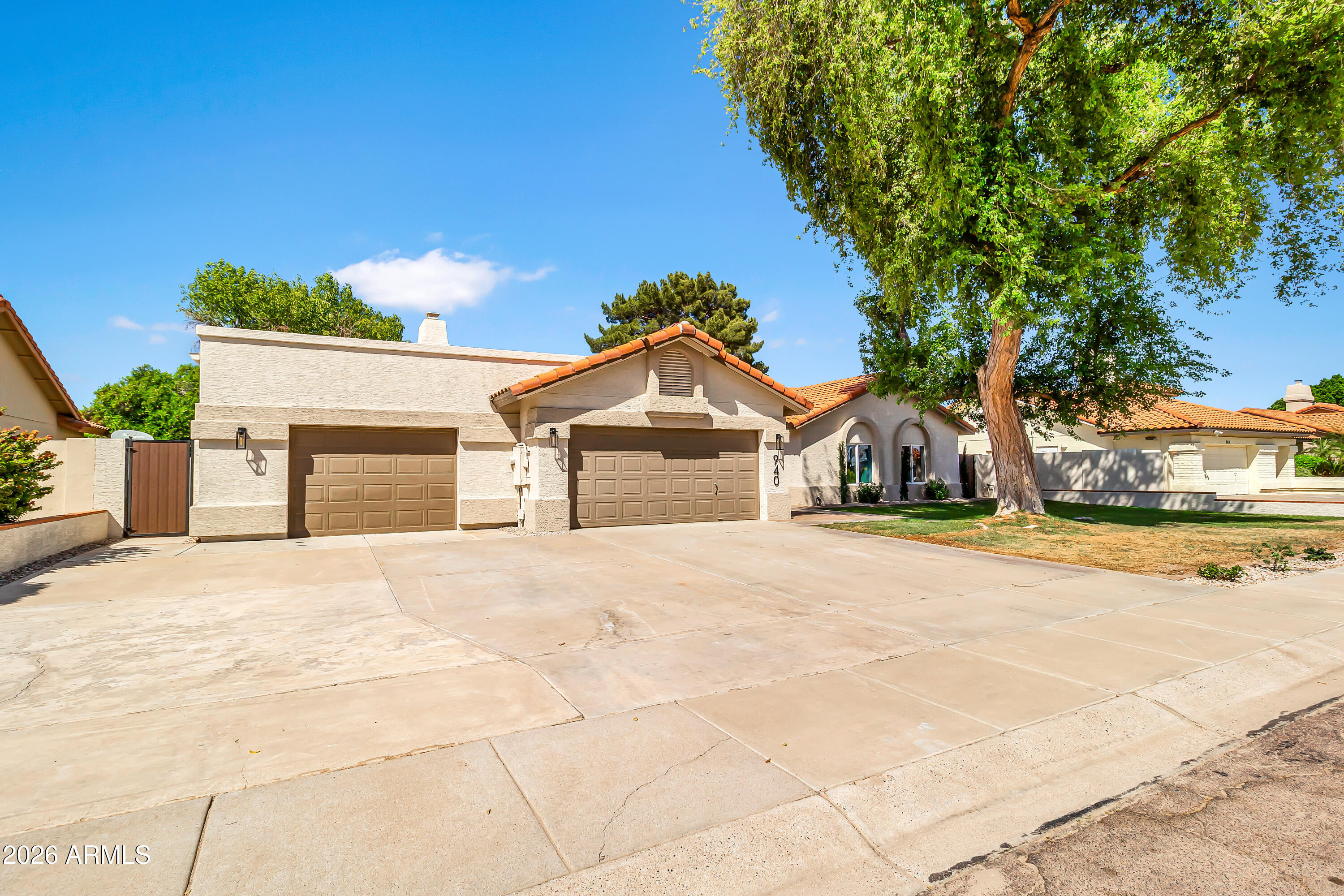 940 E SECRETARIAT Drive