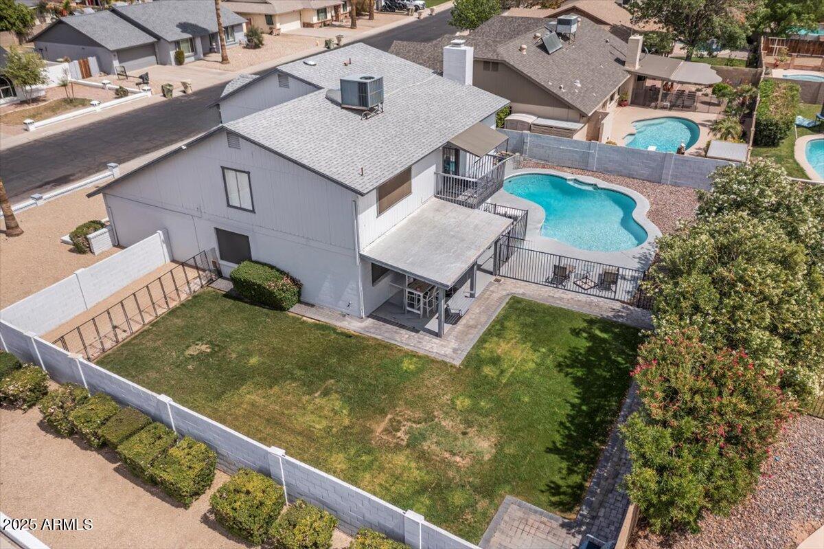 6237 W ALTADENA Avenue