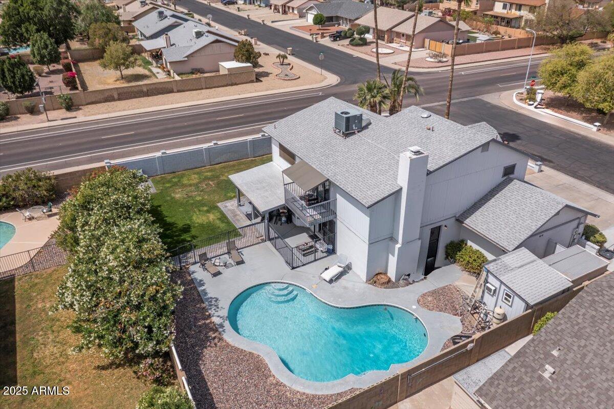 6237 W ALTADENA Avenue