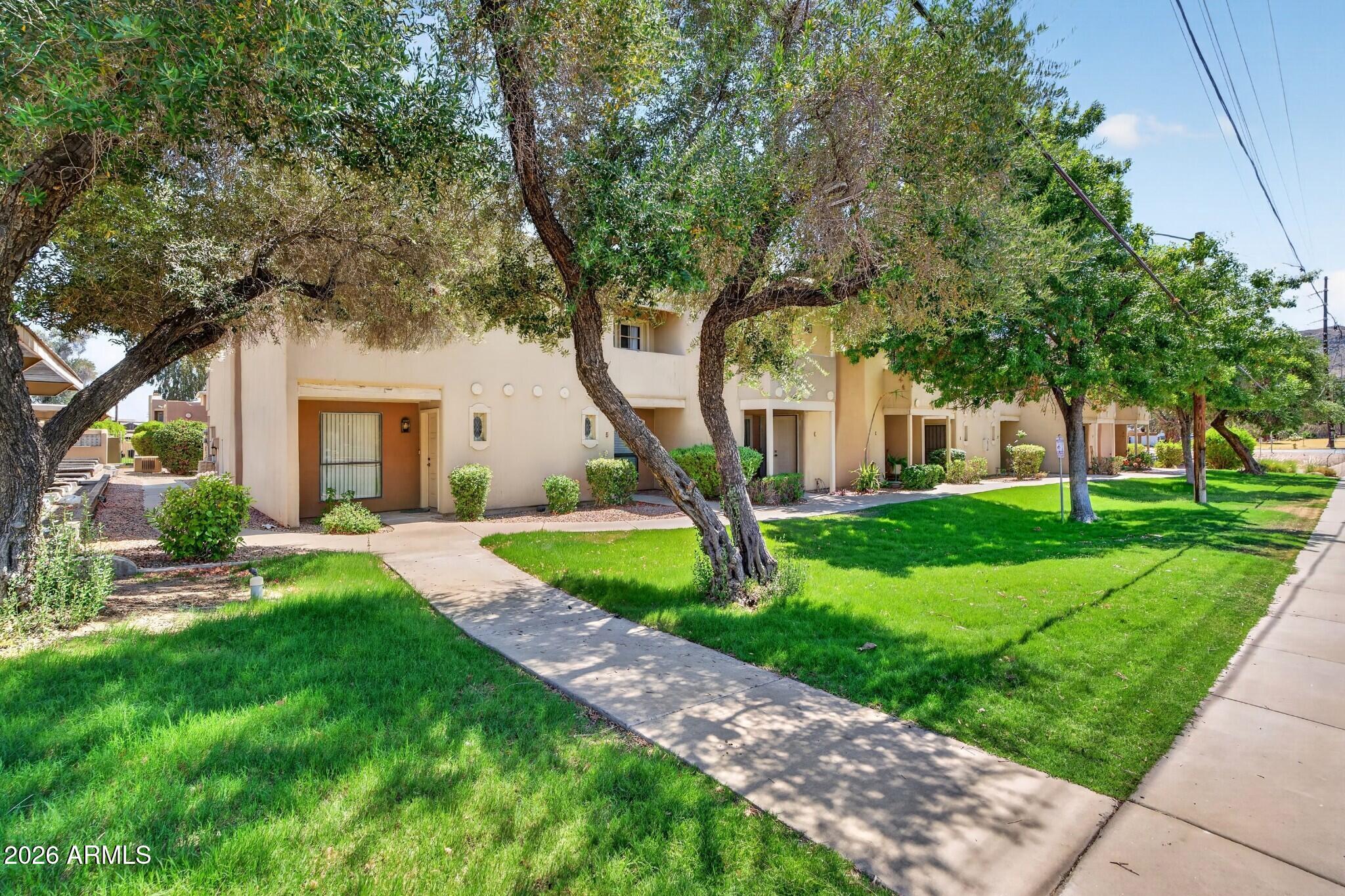 1425 E DESERT COVE Avenue 3