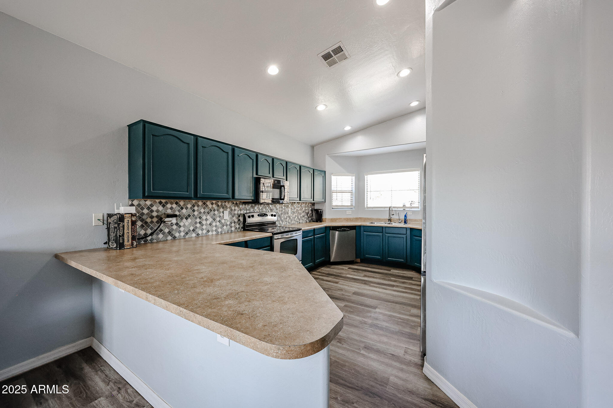 El Mirage, Arizona 85335, United States, 4 Bedrooms Bedrooms, ,3 BathroomsBathrooms,Residential,Active,179384