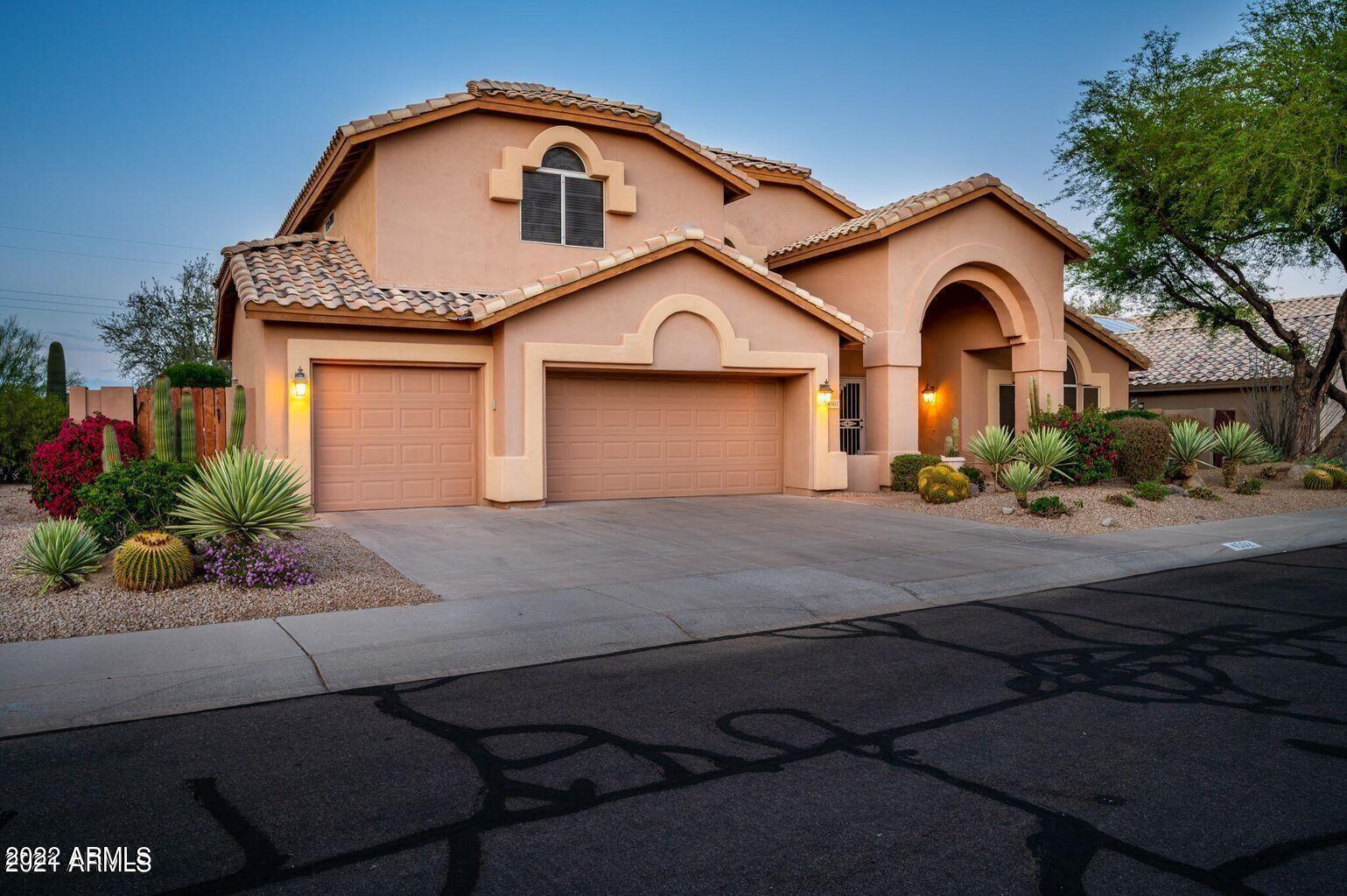 4502 E BARWICK Drive