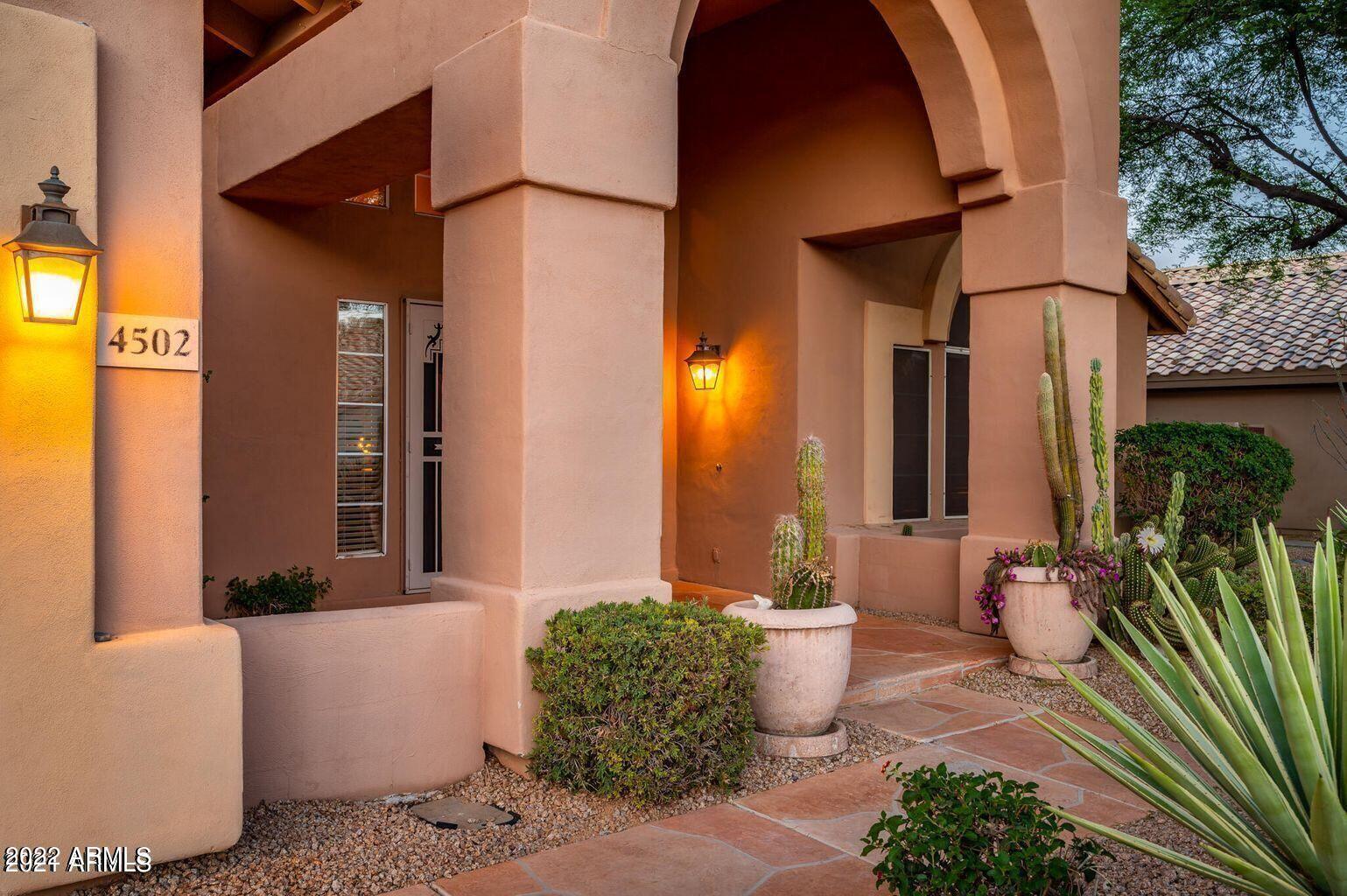 4502 E BARWICK Drive