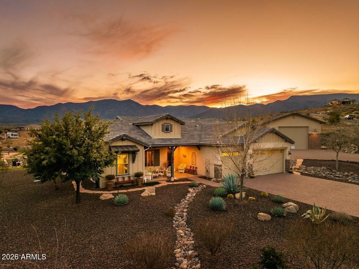1385 E PARTRIDGE Court