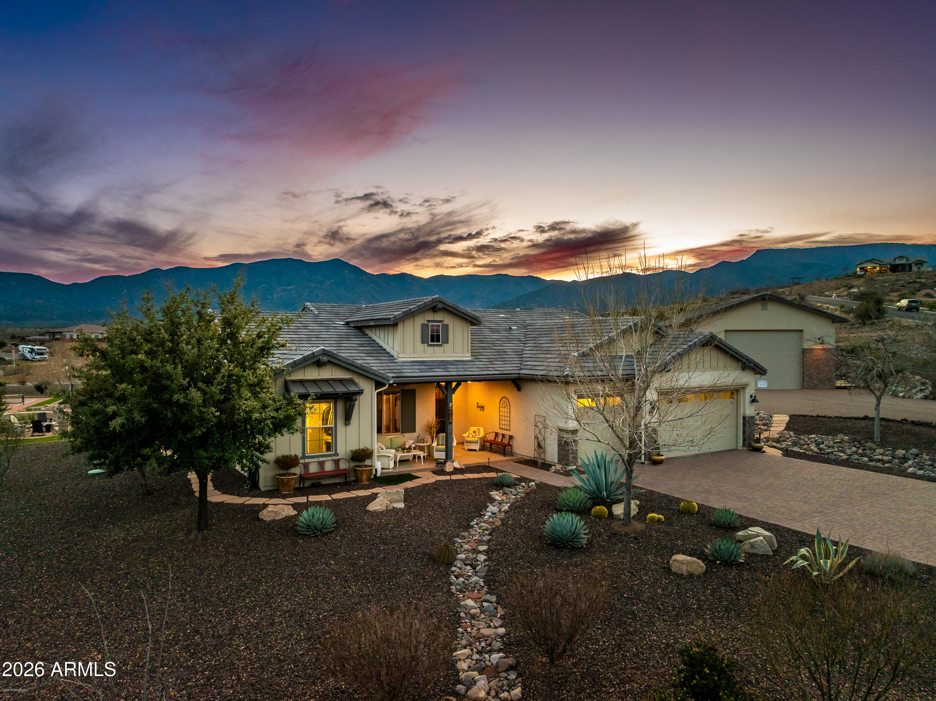 1385 E PARTRIDGE Court