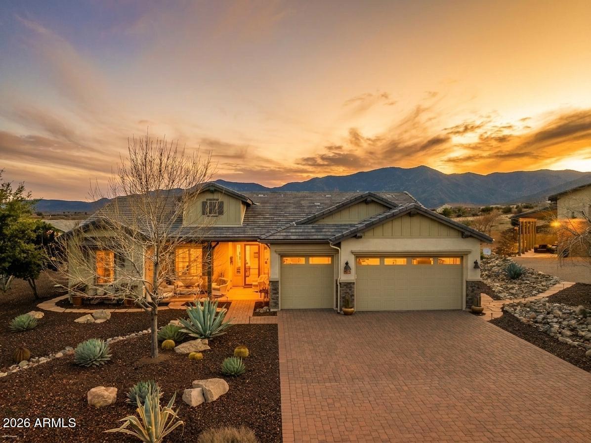 1385 E PARTRIDGE Court