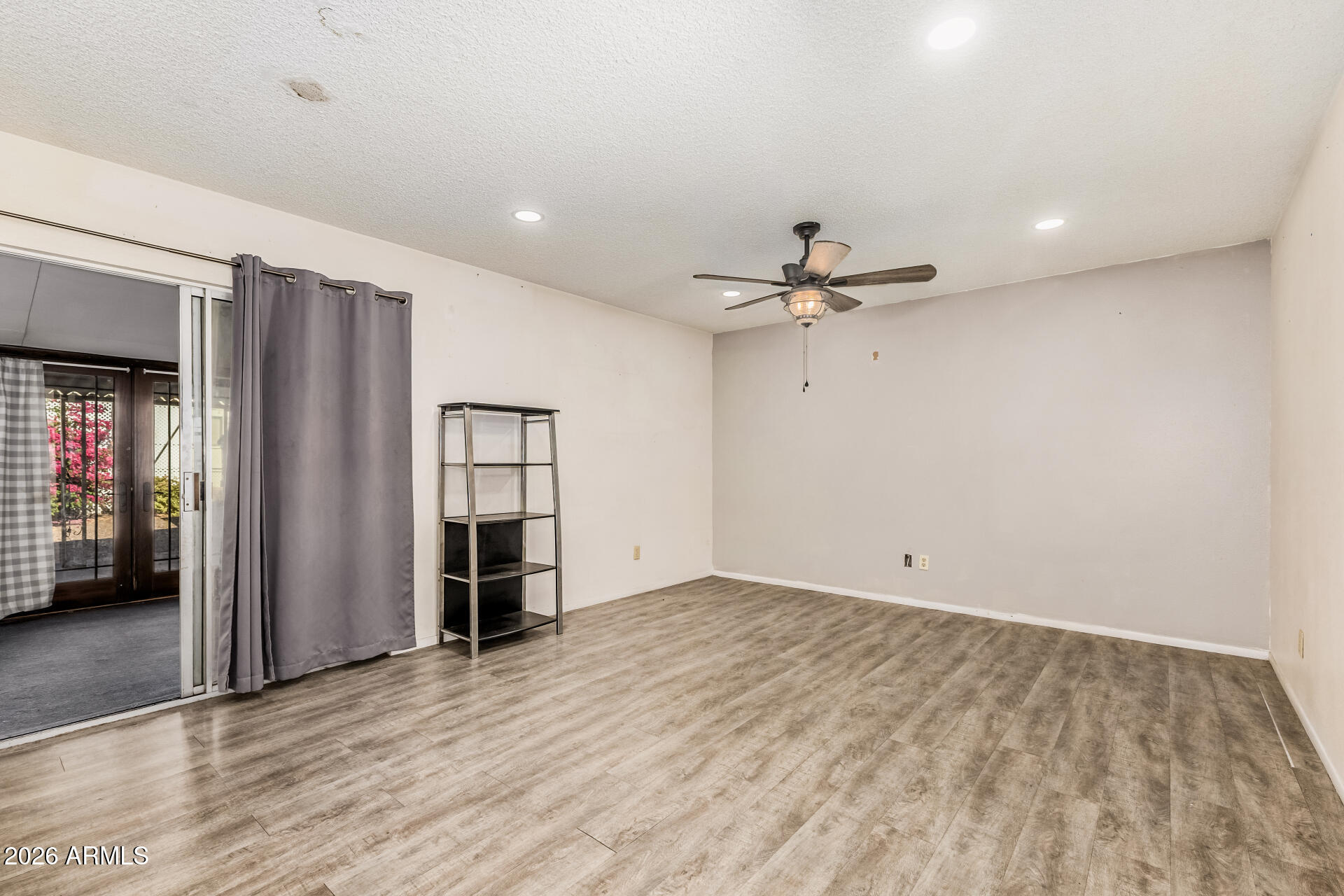 APACHE VILLA - Residential