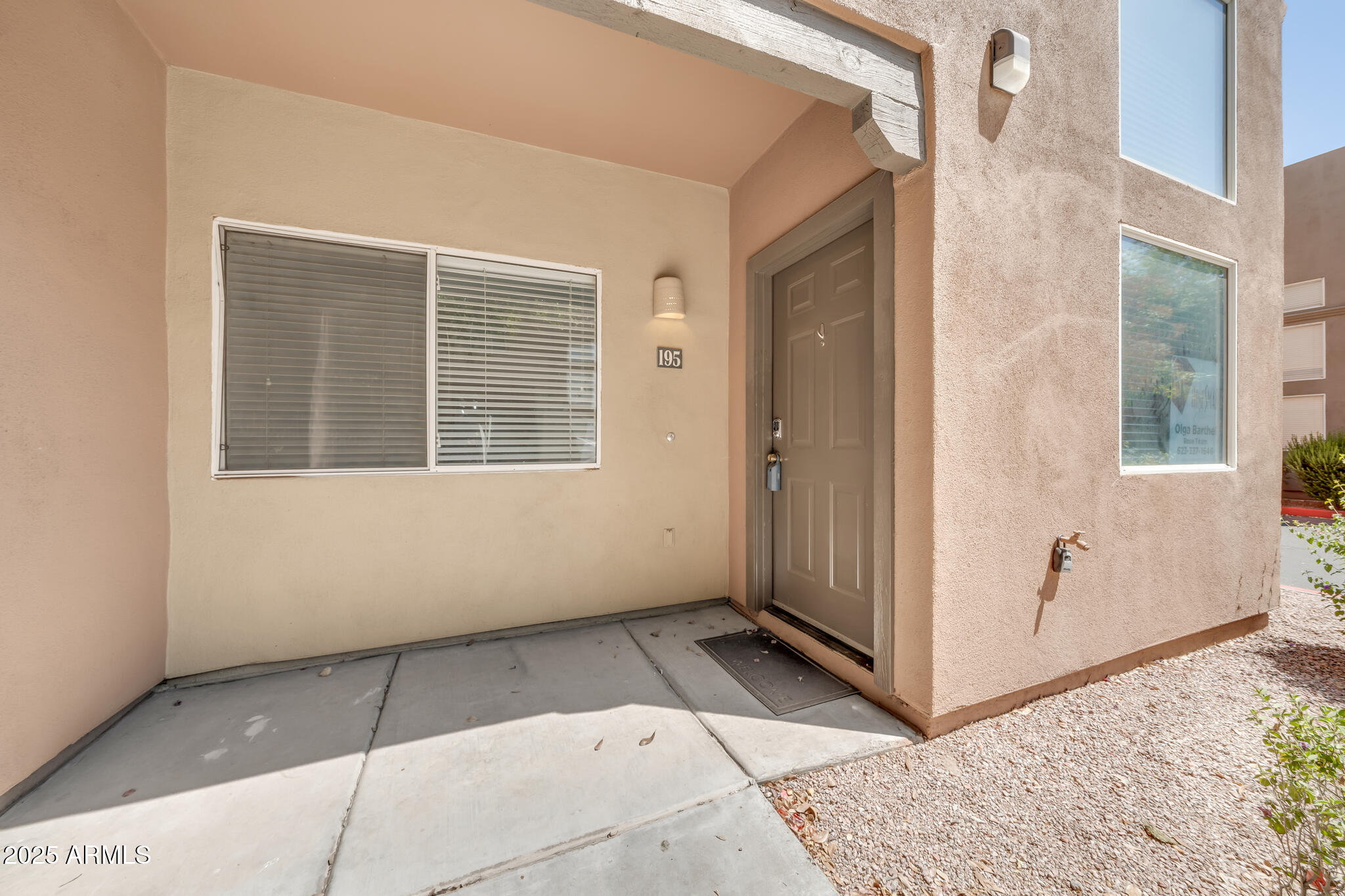 1718 W COLTER Street 195