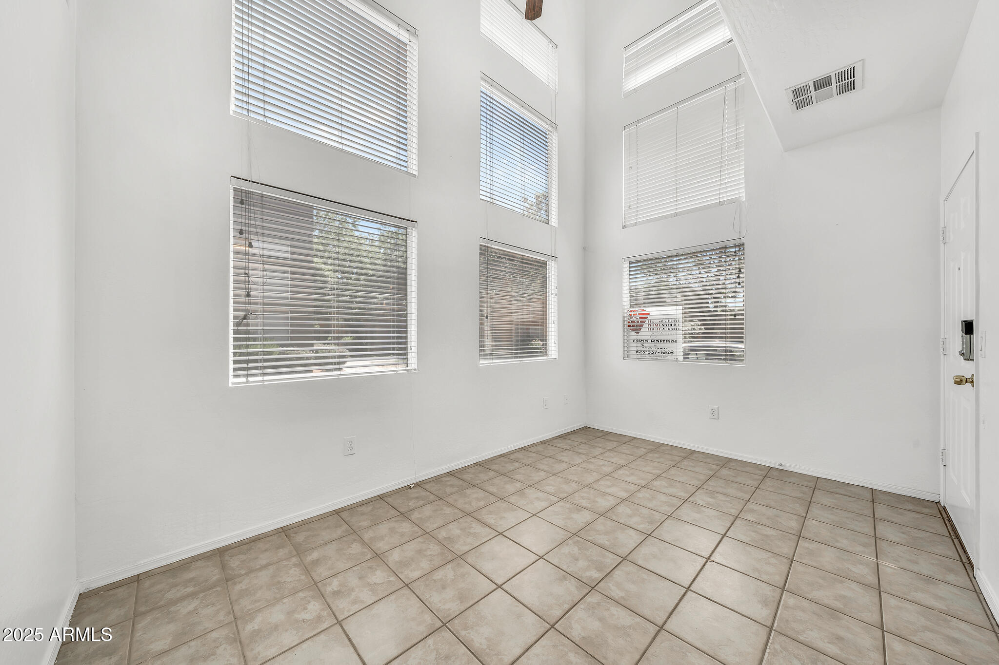 1718 W COLTER Street 195