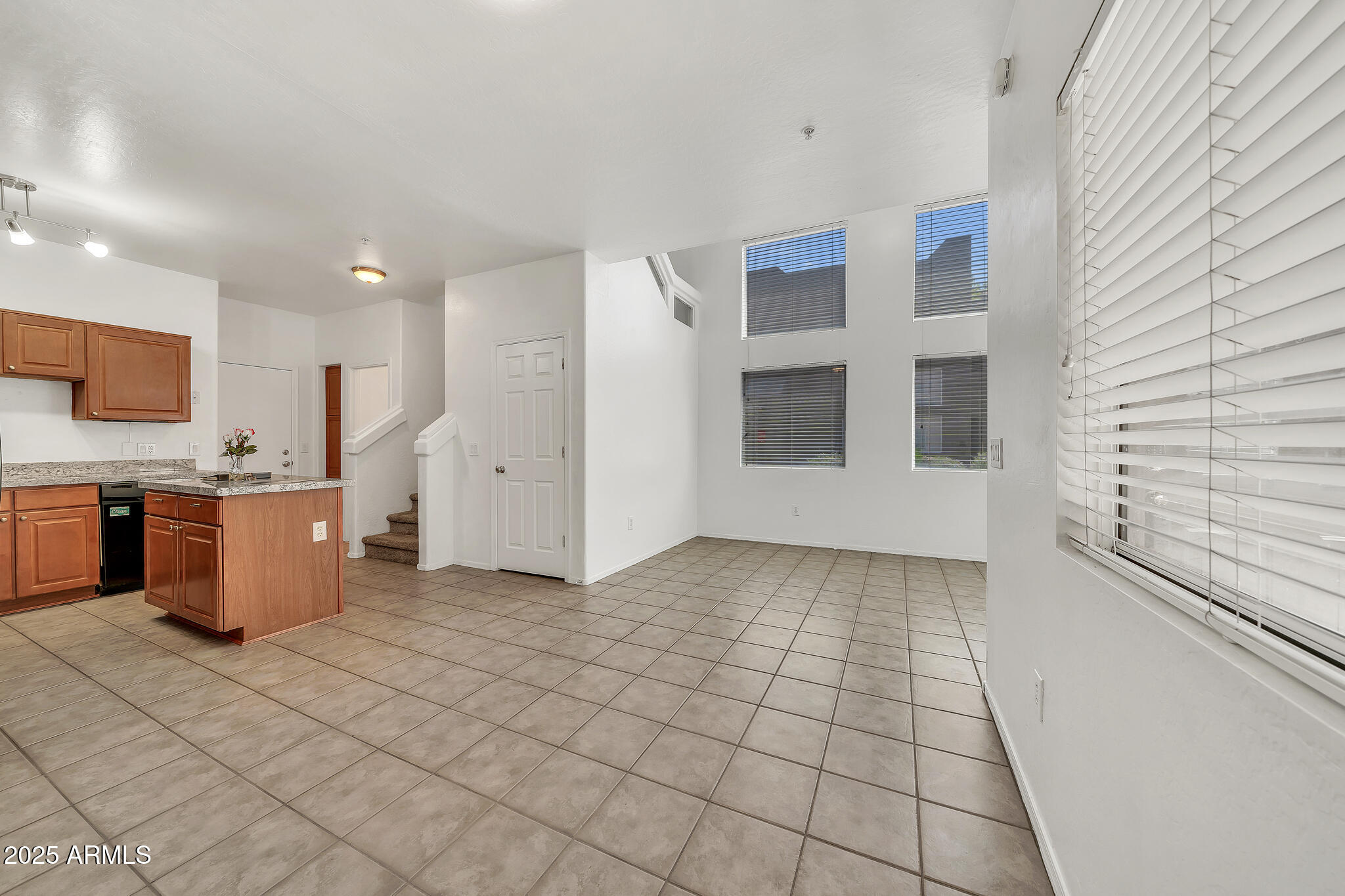 1718 W COLTER Street 195
