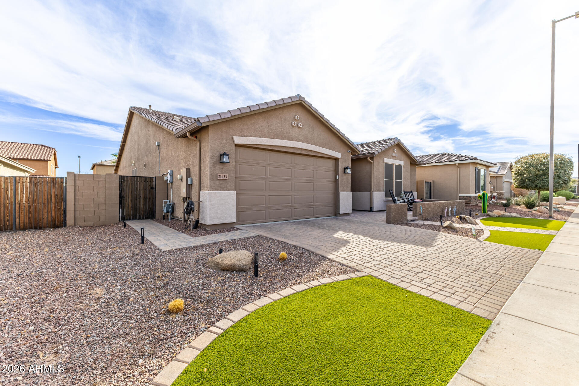 21433 W BERKELEY Road