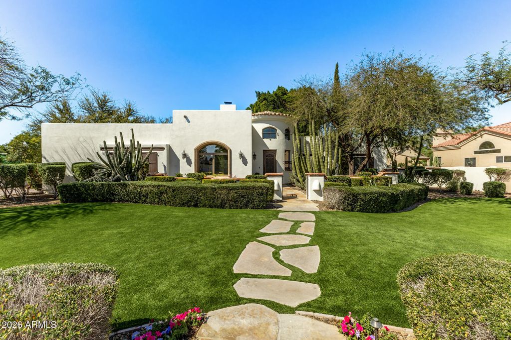 Photo of 9310 S Bala Drive, Tempe, AZ 85284 (MLS # 6993591)