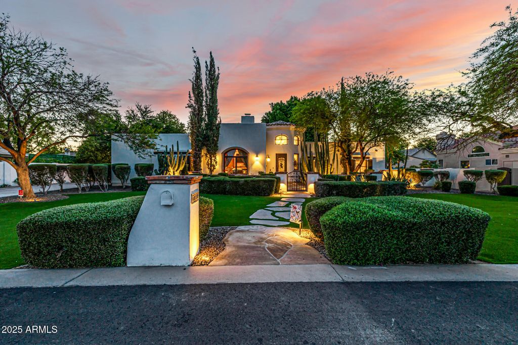 Photo of 9310 S Bala Drive, Tempe, AZ 85284 (MLS # 6993591)