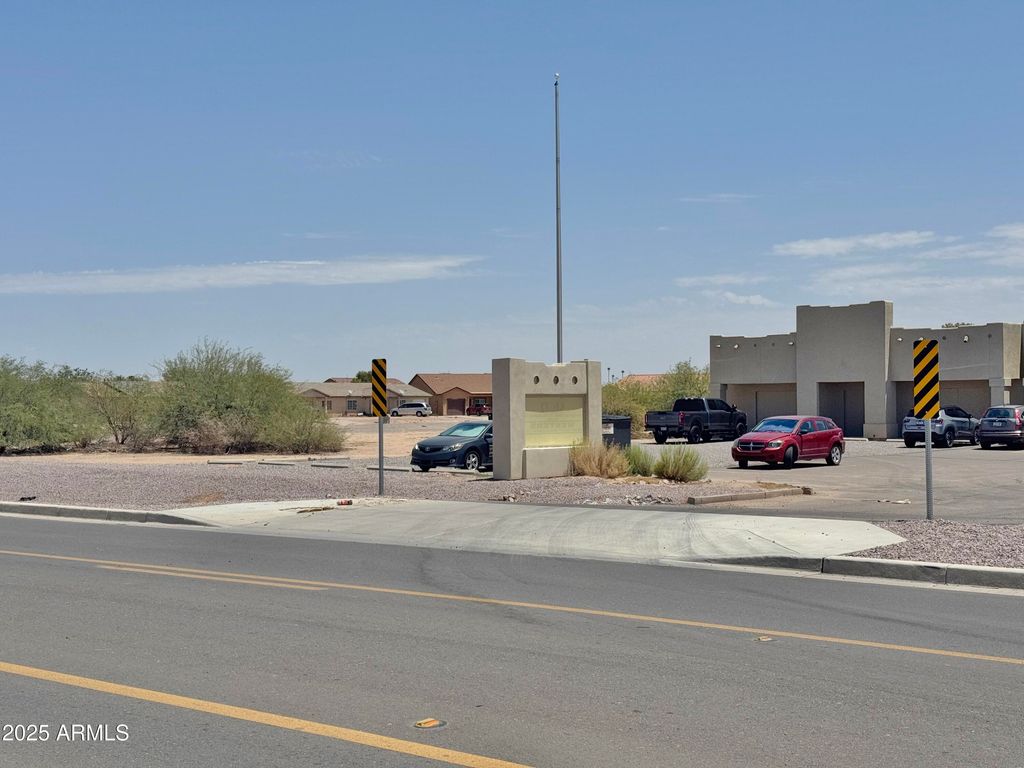 Photo of 0000 W 2 Comm. Lots On Sunland Gin Road #6643 &amp; 6644, Arizona City, AZ 85123 (MLS # 6898192)