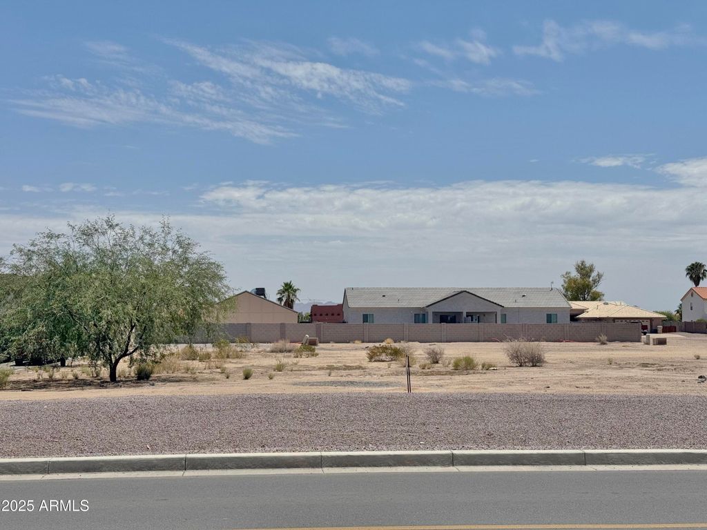 Photo of 0000 W 2 Comm. Lots On Sunland Gin Road #6643 &amp; 6644, Arizona City, AZ 85123 (MLS # 6898192)