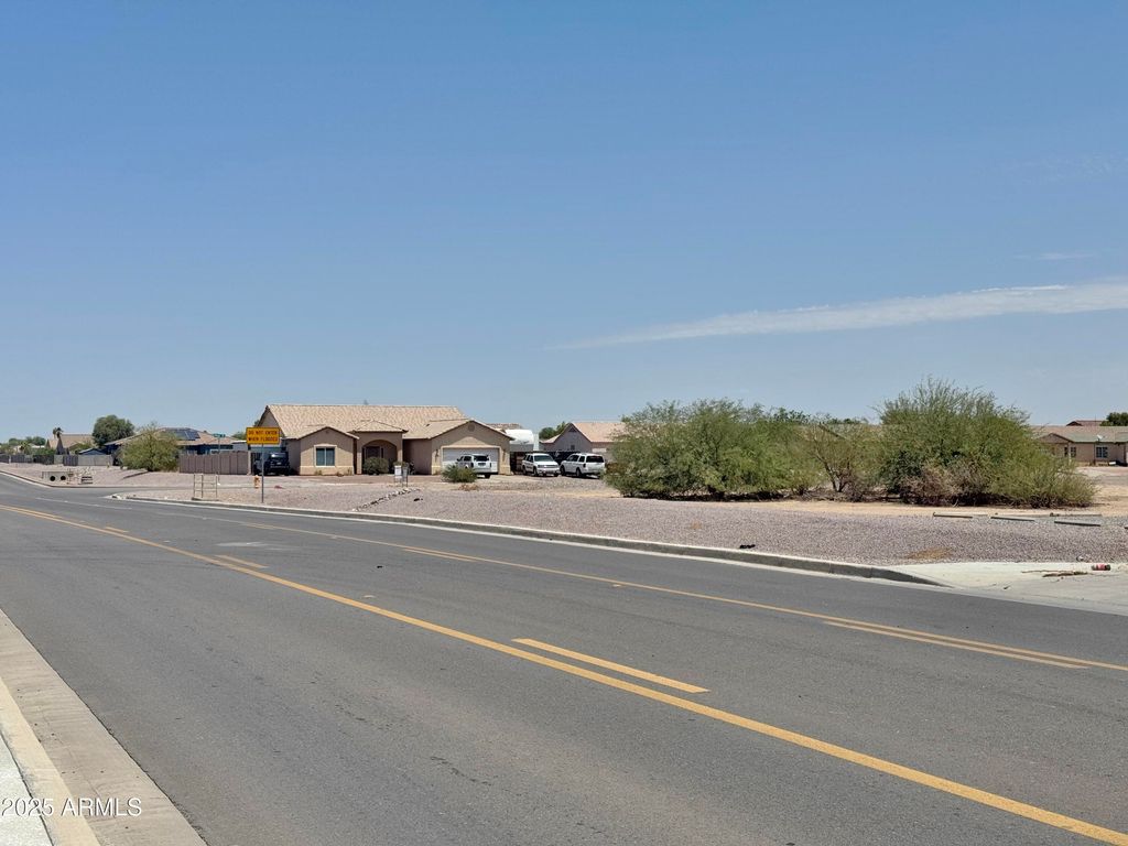 Photo of 0000 W 2 Comm. Lots On Sunland Gin Road #6643 &amp; 6644, Arizona City, AZ 85123 (MLS # 6898192)