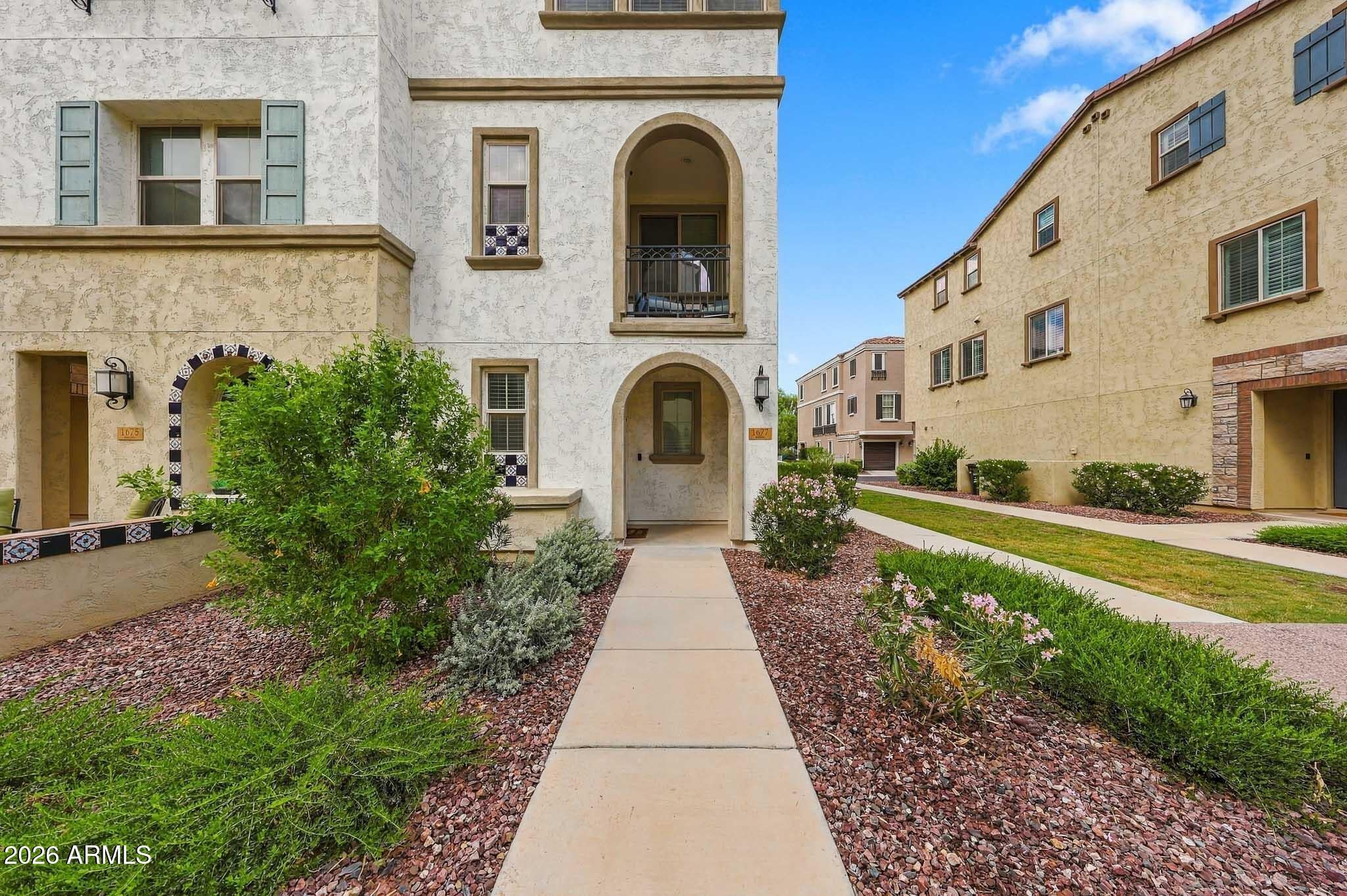 1677 E BRIDGEPORT Parkway