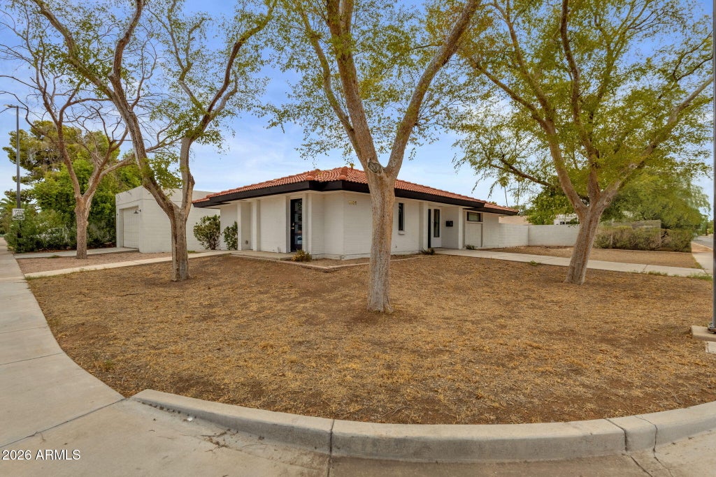 Photo of 1001 N Burk Street, Gilbert, AZ 85234 (MLS # 7075088)