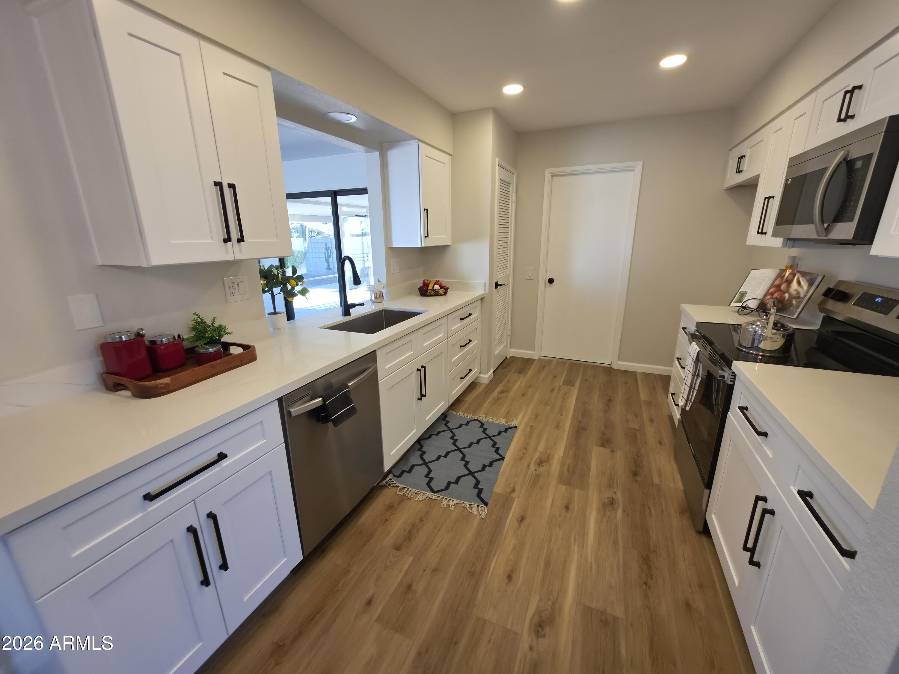 10821 W AMBER Trail