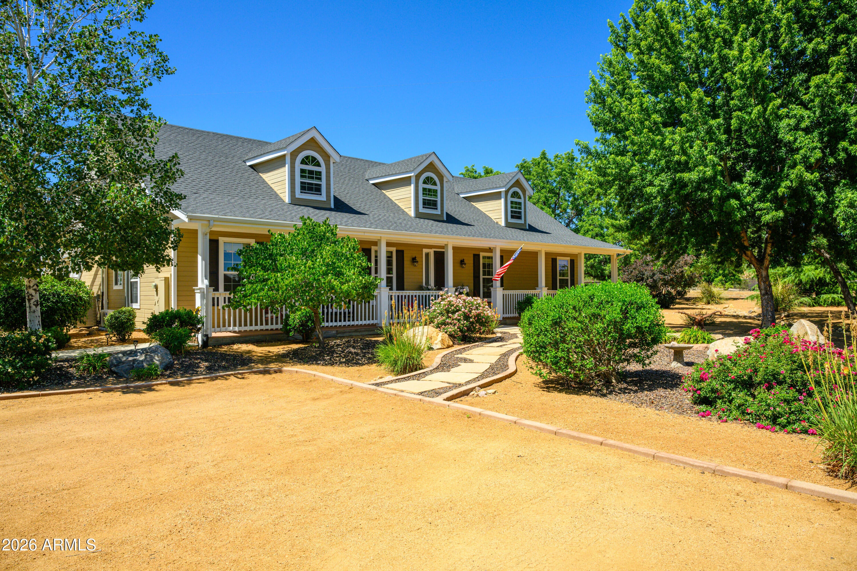 1409 W KELLY Drive