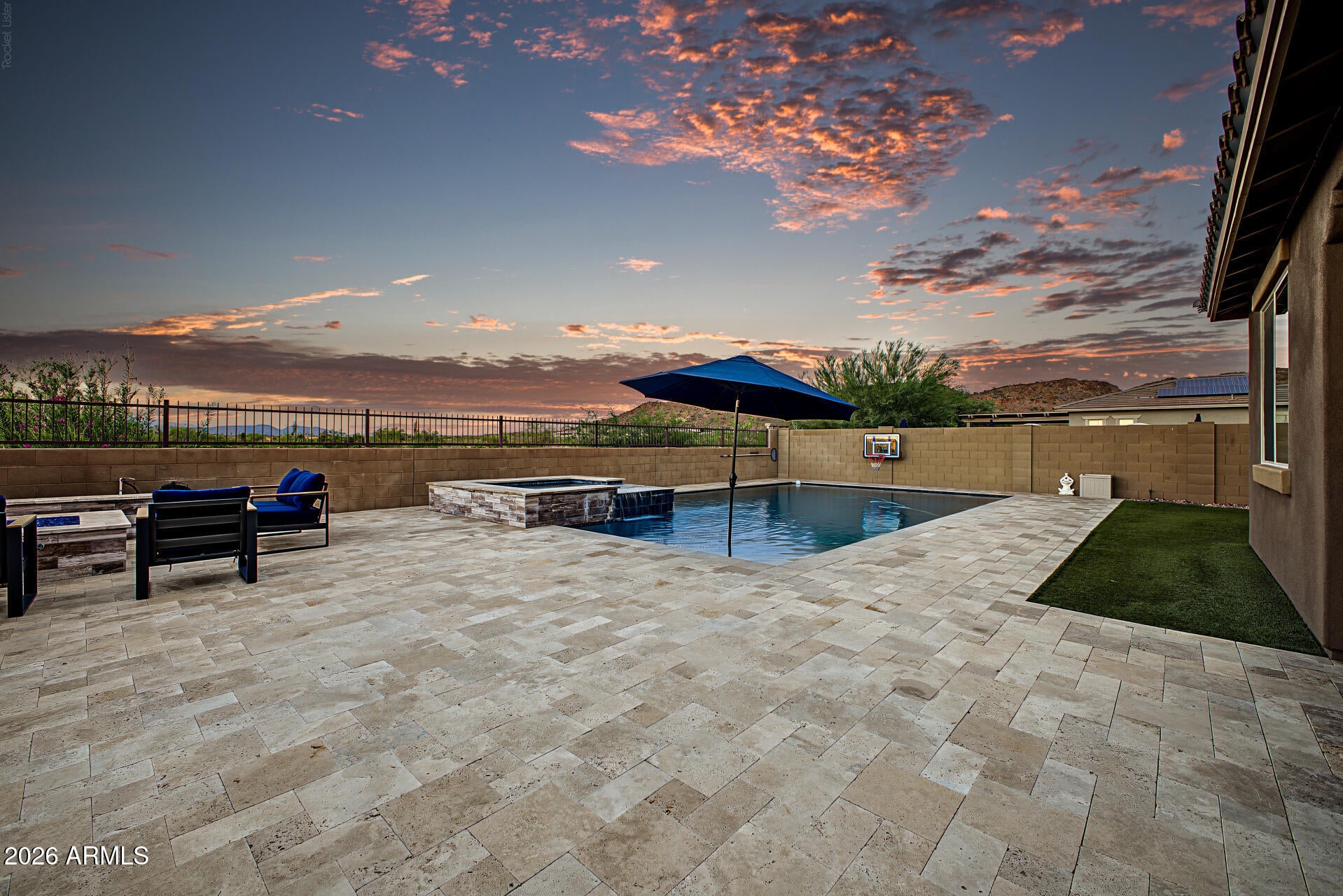 9334 W WHITE FEATHER Lane