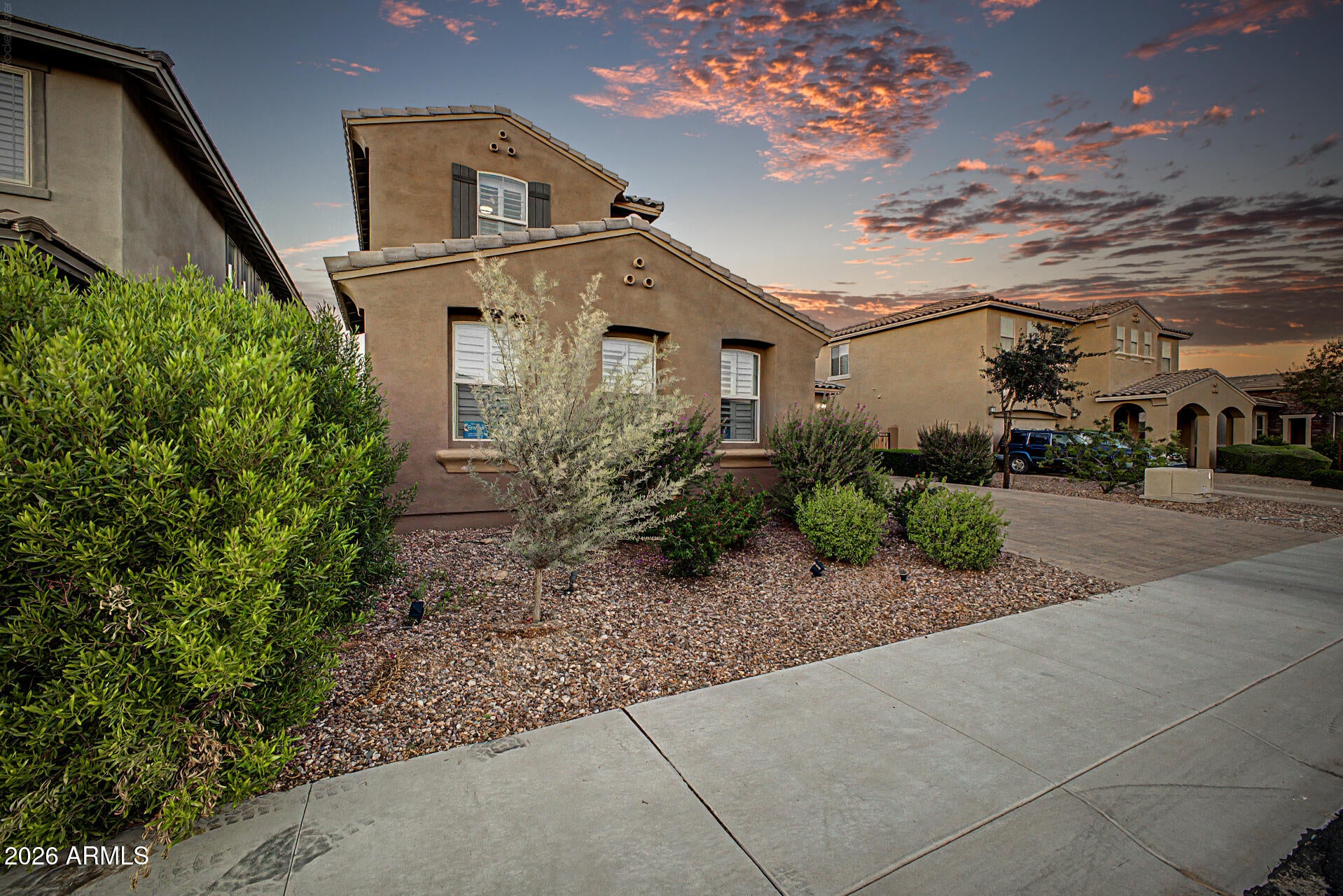 9334 W WHITE FEATHER Lane