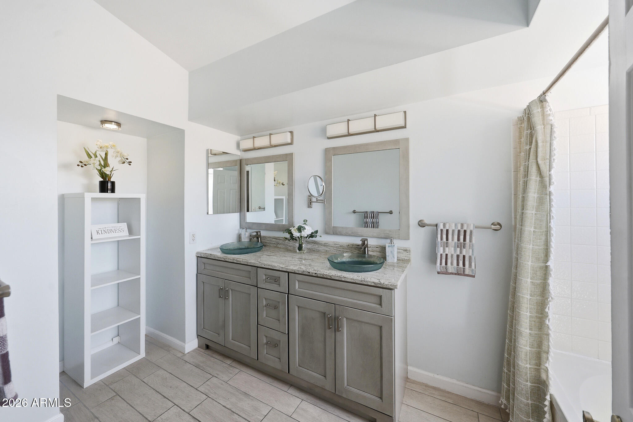 GARDEN POINT LOT 1-71 74-155 TR A B - Residential
