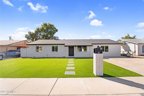 Photo of 3545 E Friess Drive, Phoenix, AZ 85032 (MLS # 6927311)