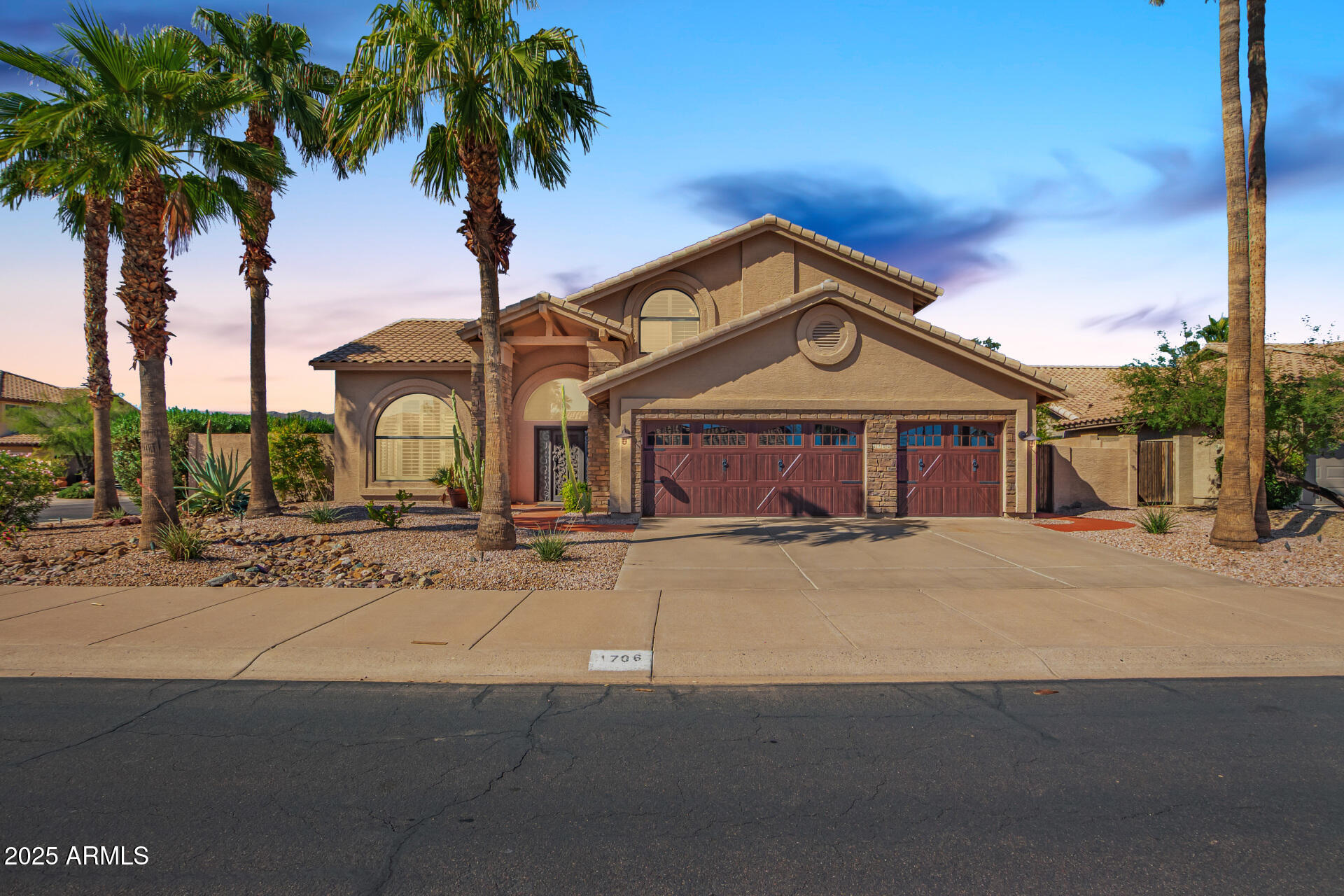 1706 E BROOKWOOD Court
