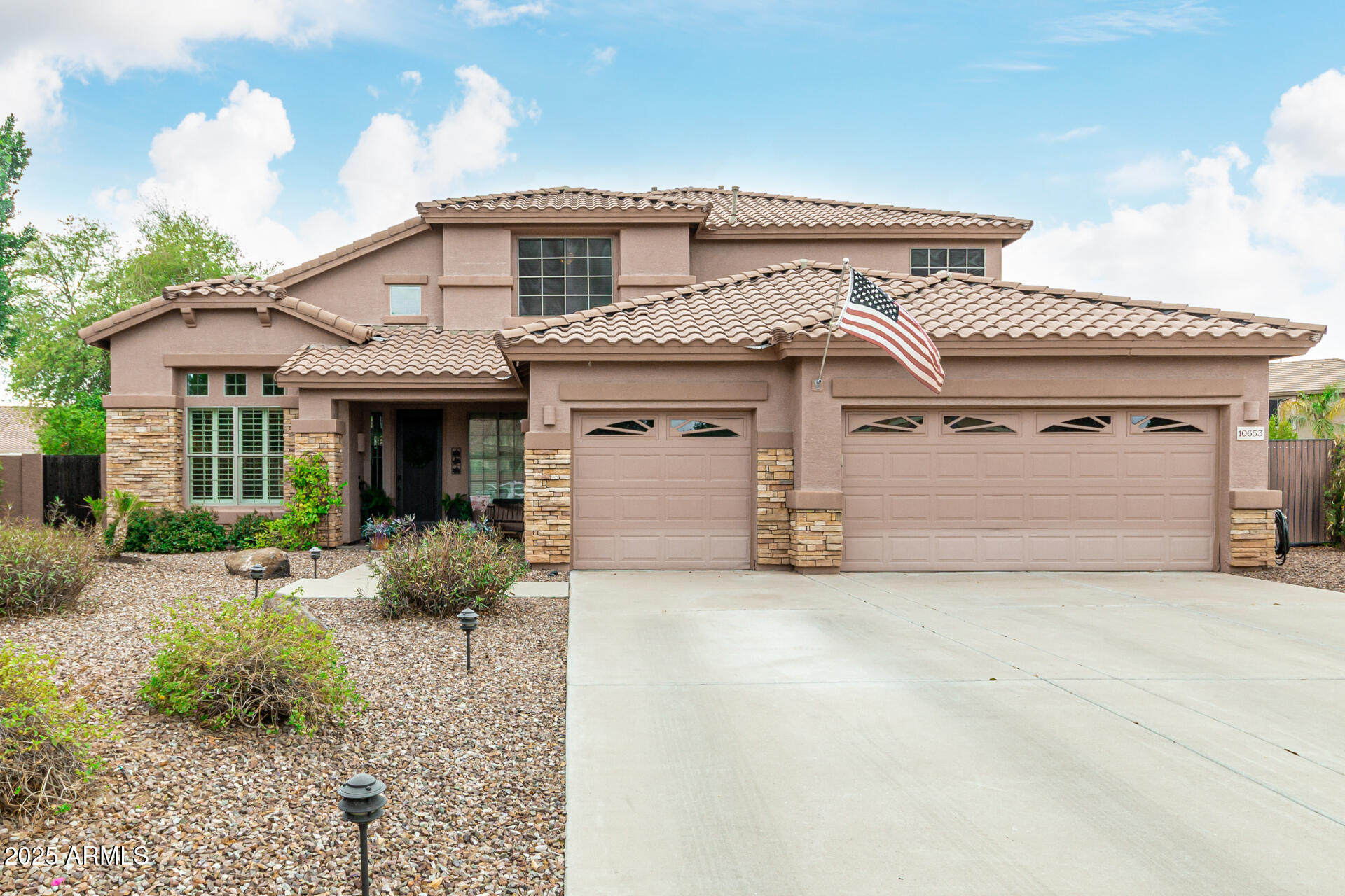 10653 E LINDNER Circle