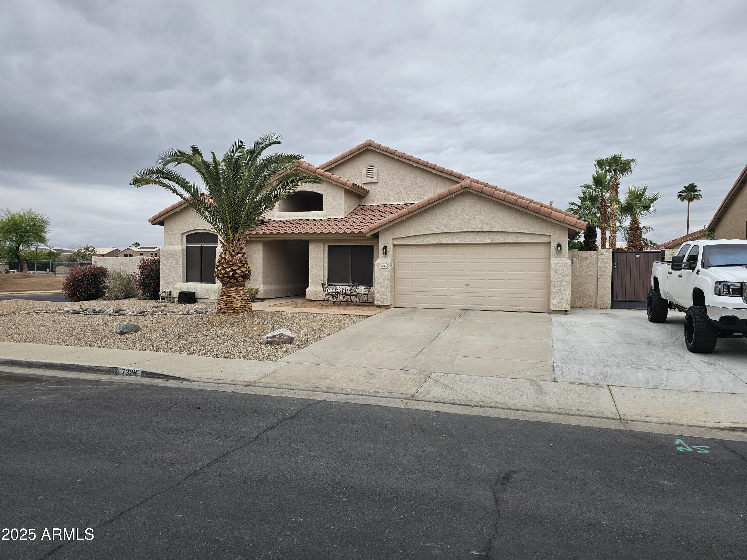 7326 W DREYFUS Drive