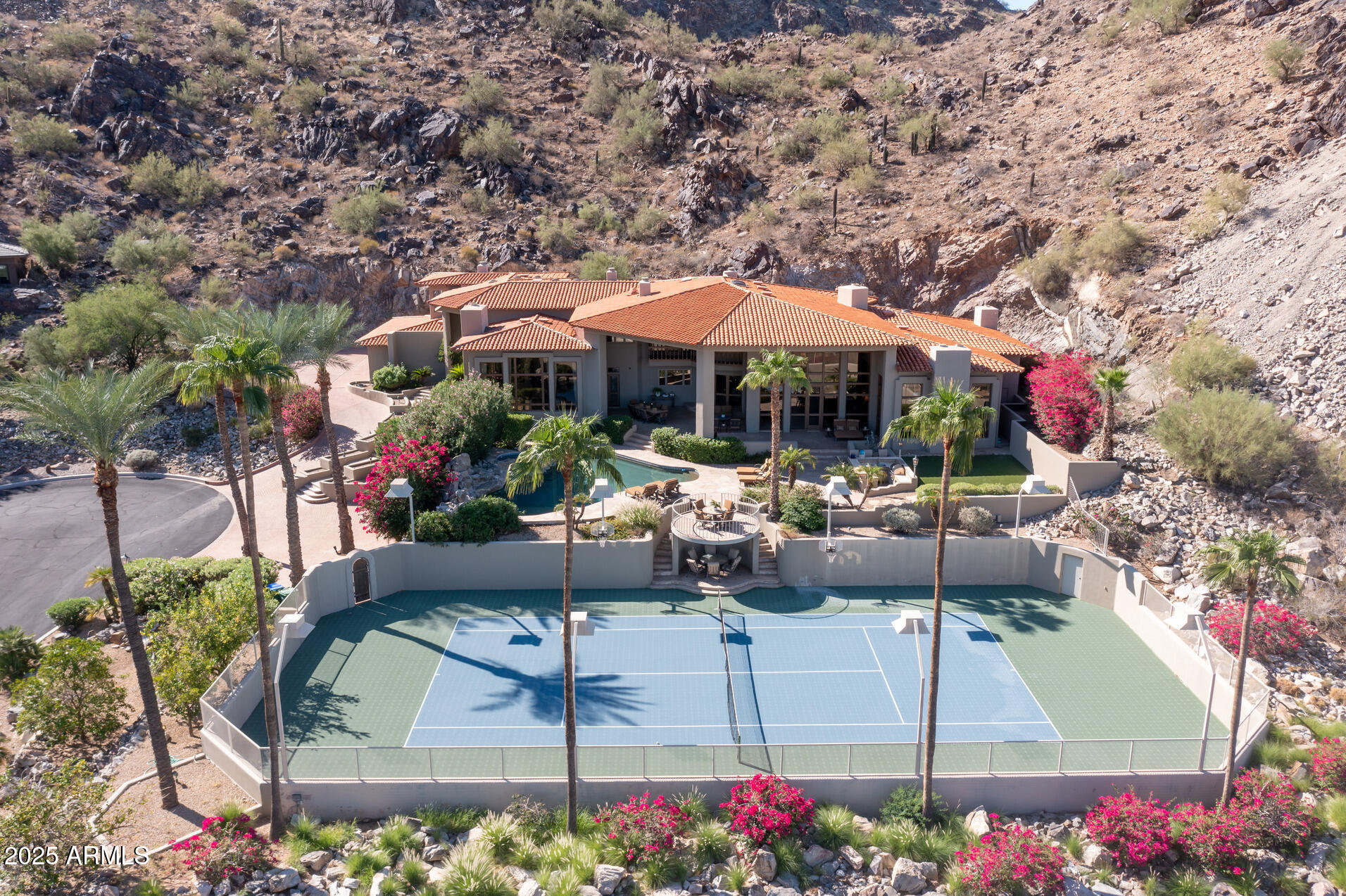 5407 E Roadrunner Road
