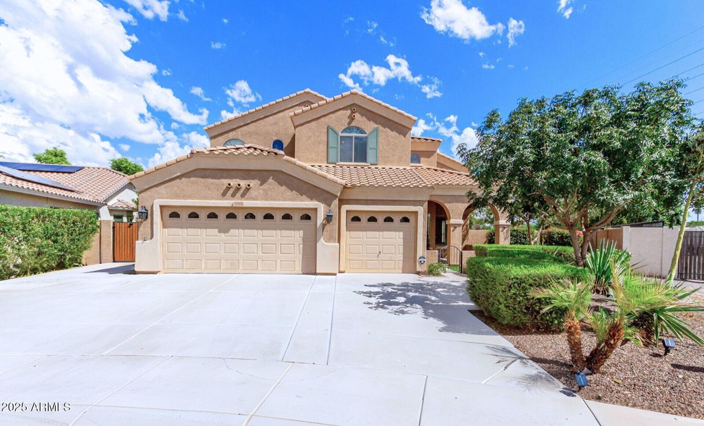 Photo of 3901 S Halsted Drive, Chandler, AZ 85286 (MLS # 6920610)