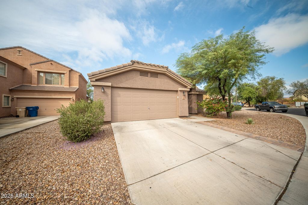 Photo of 5626 S 239th Drive, Buckeye, AZ 85326 (MLS # 6934389)