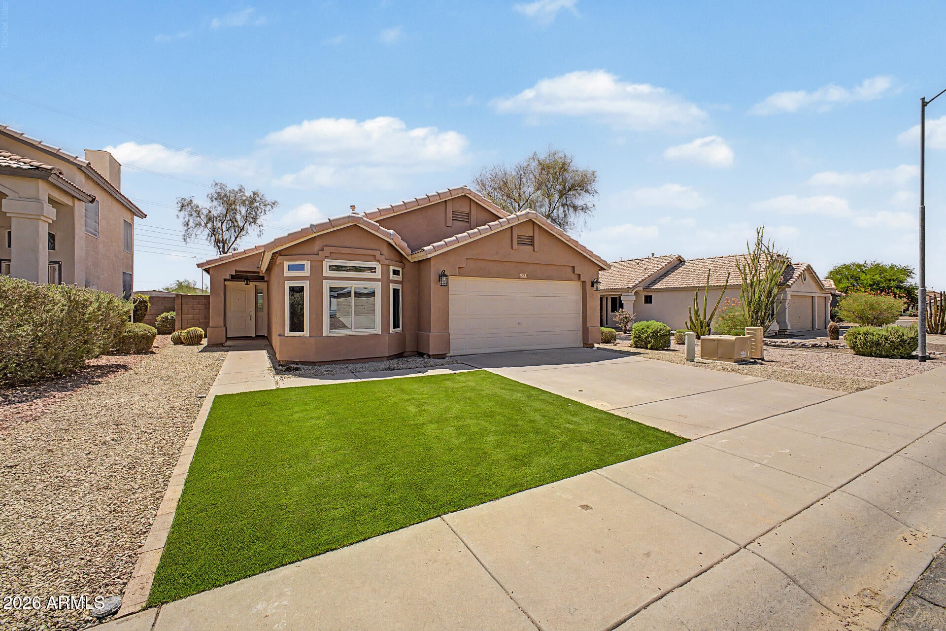 2123 E ROCKWOOD Drive