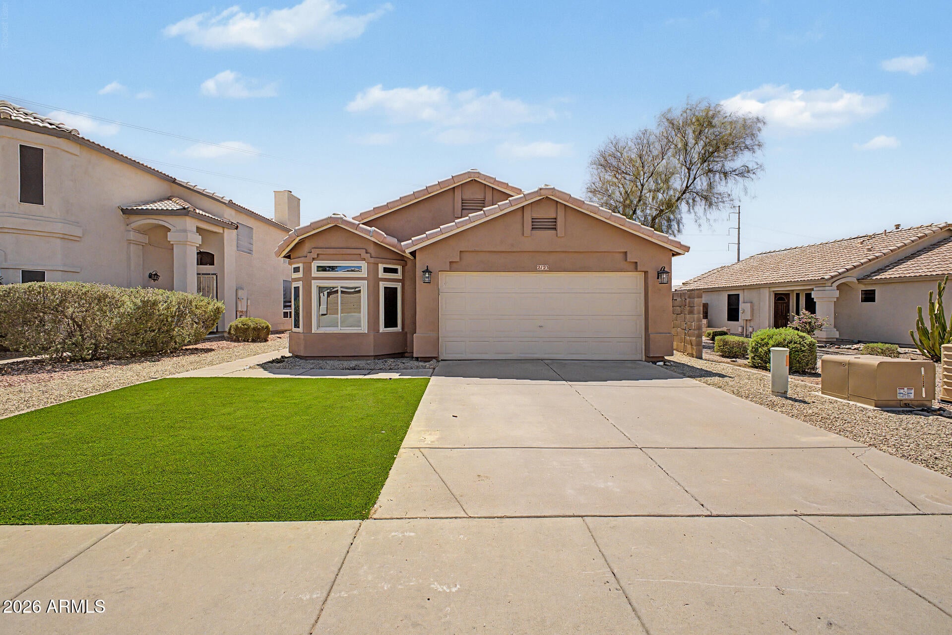 2123 E ROCKWOOD Drive