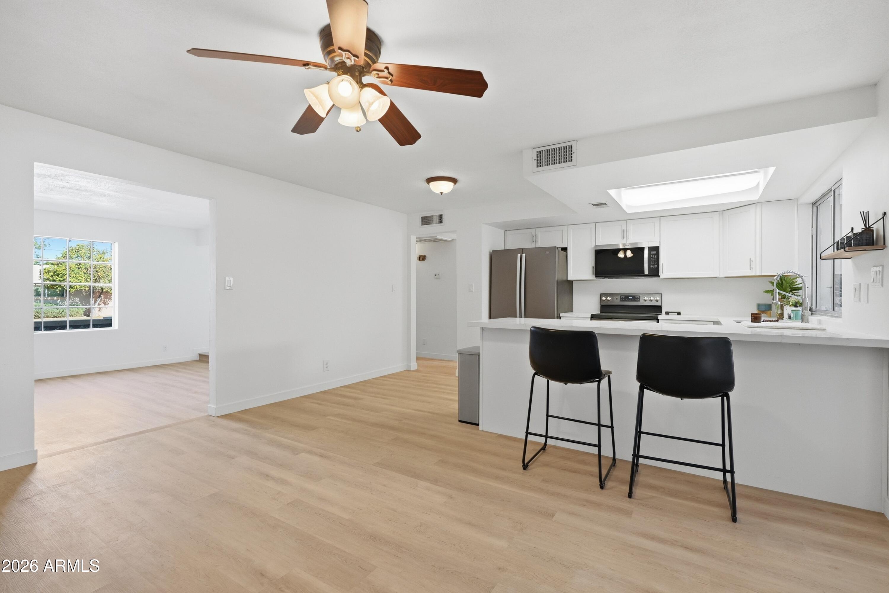 556 N HOBSON Plaza