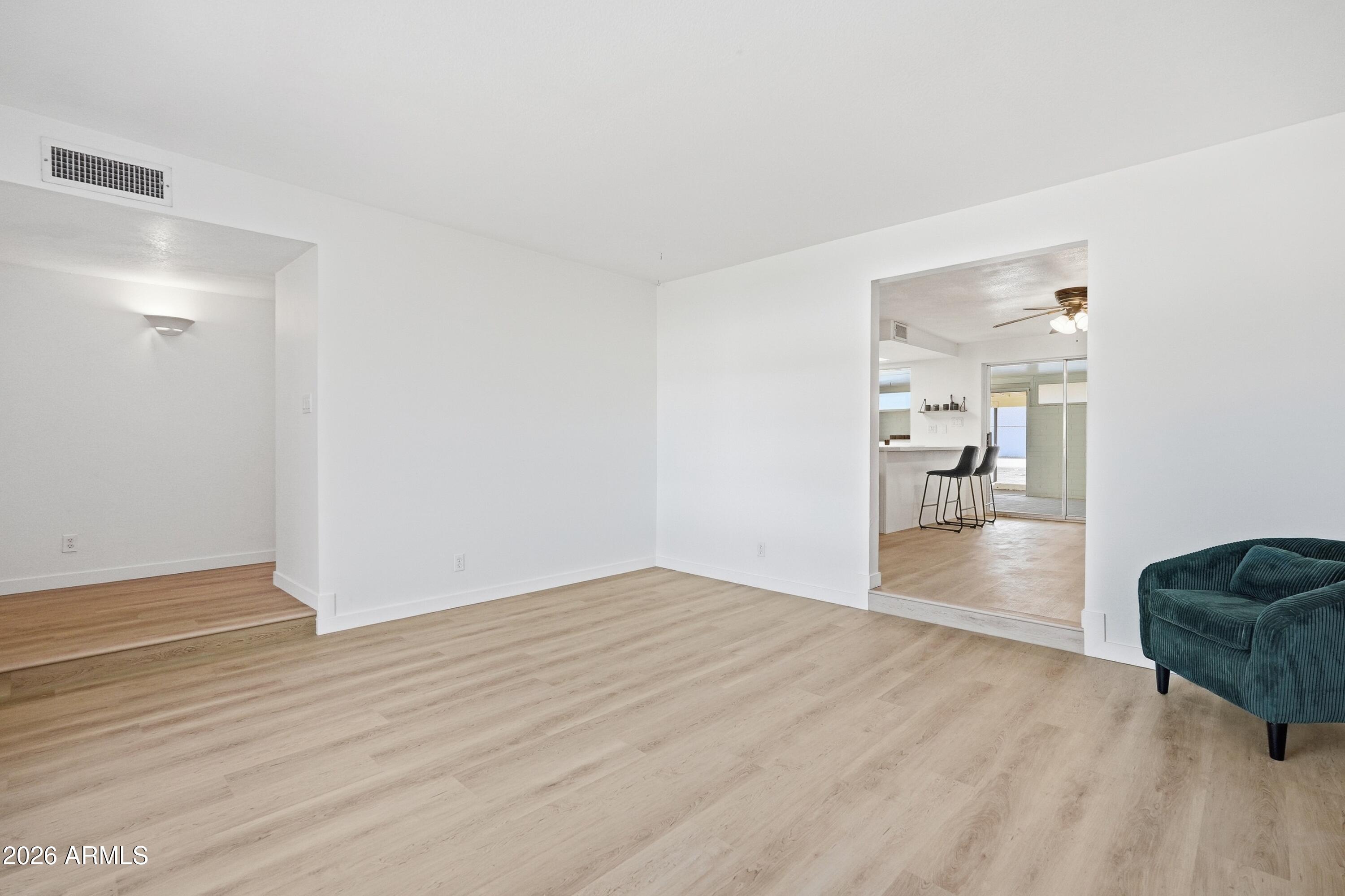 556 N HOBSON Plaza