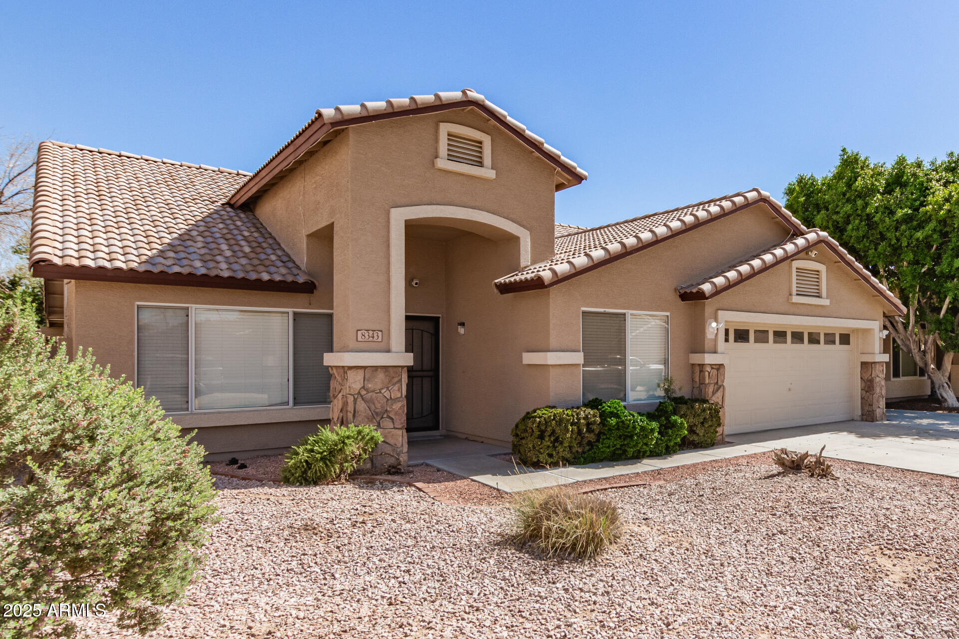 8343 W PARADISE Drive
