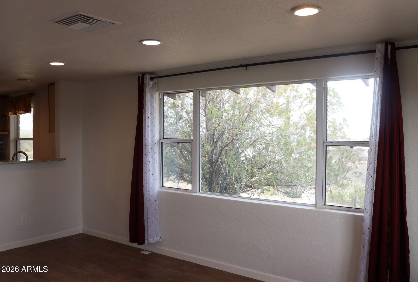 401 S SKYLINE Circle 1