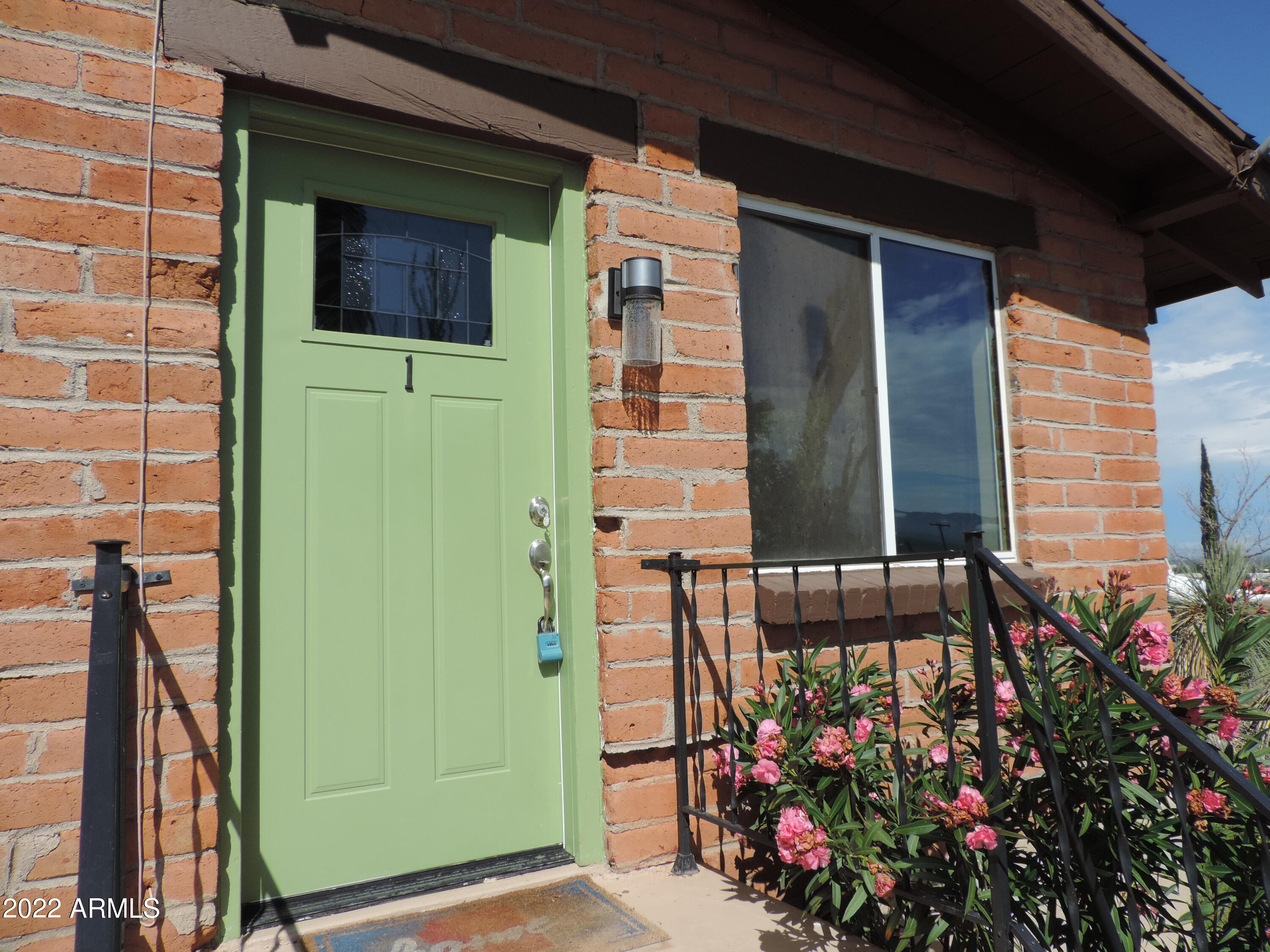 401 S SKYLINE Circle 1