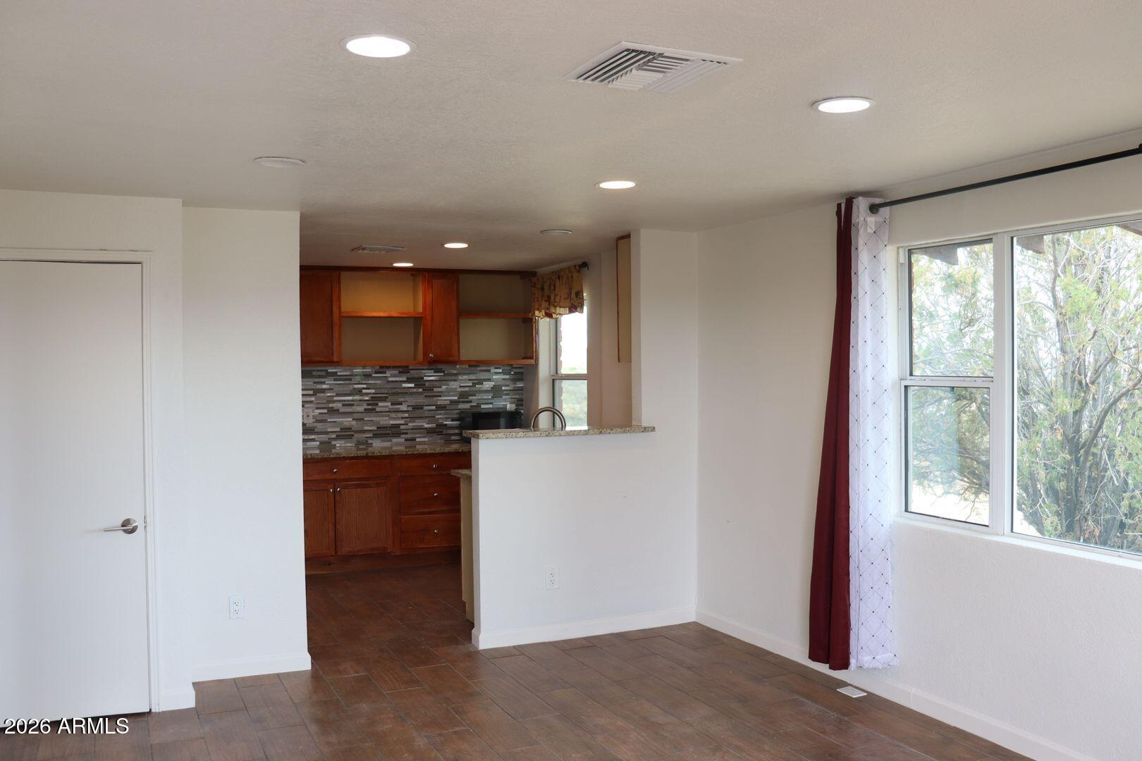 401 S SKYLINE Circle 1