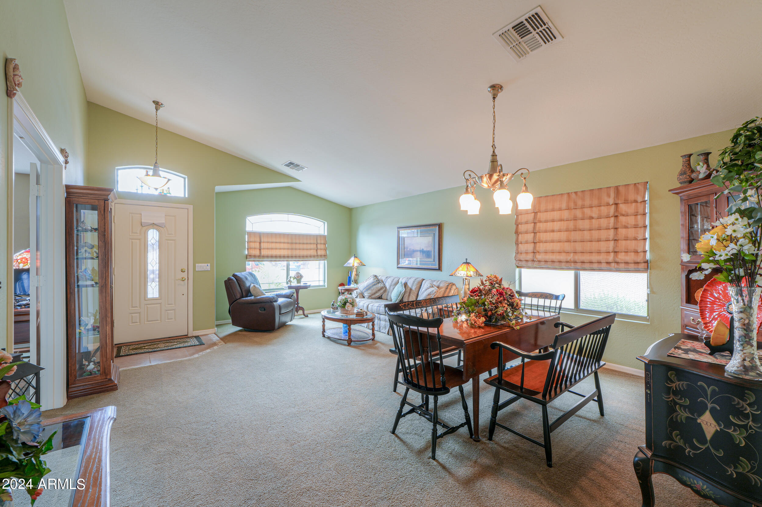 1679 E ANGELICA Drive