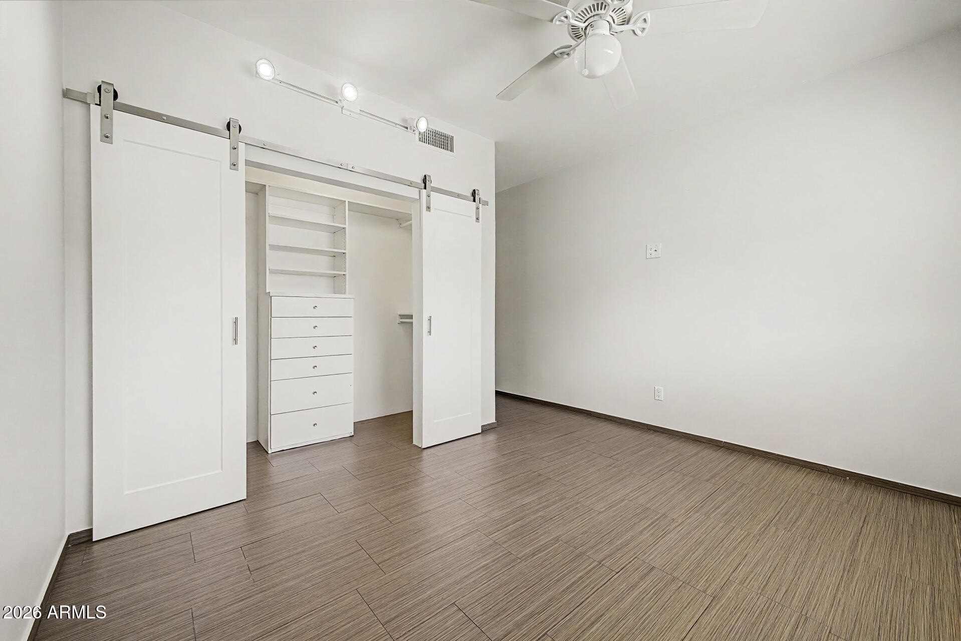WINDSOR PLACE - Residential