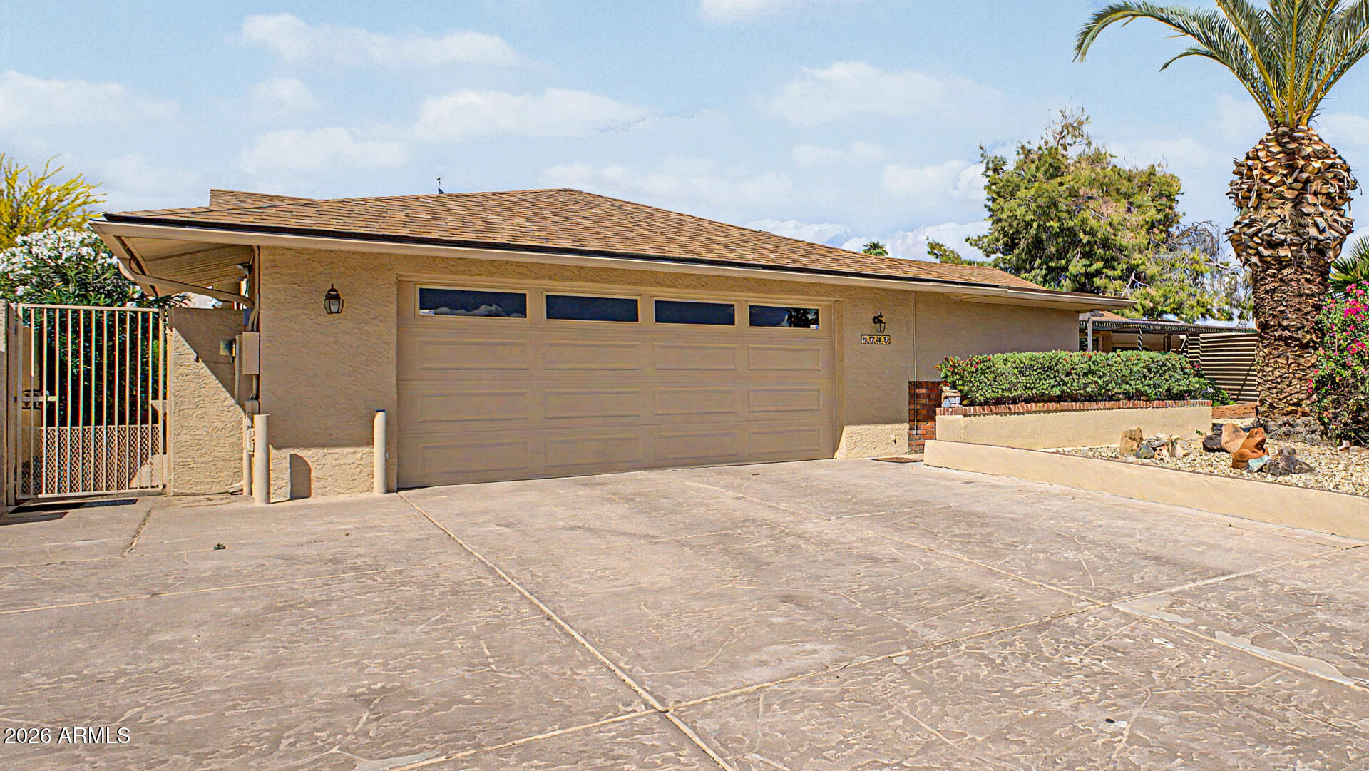 4740 E VOLTAIRE Avenue